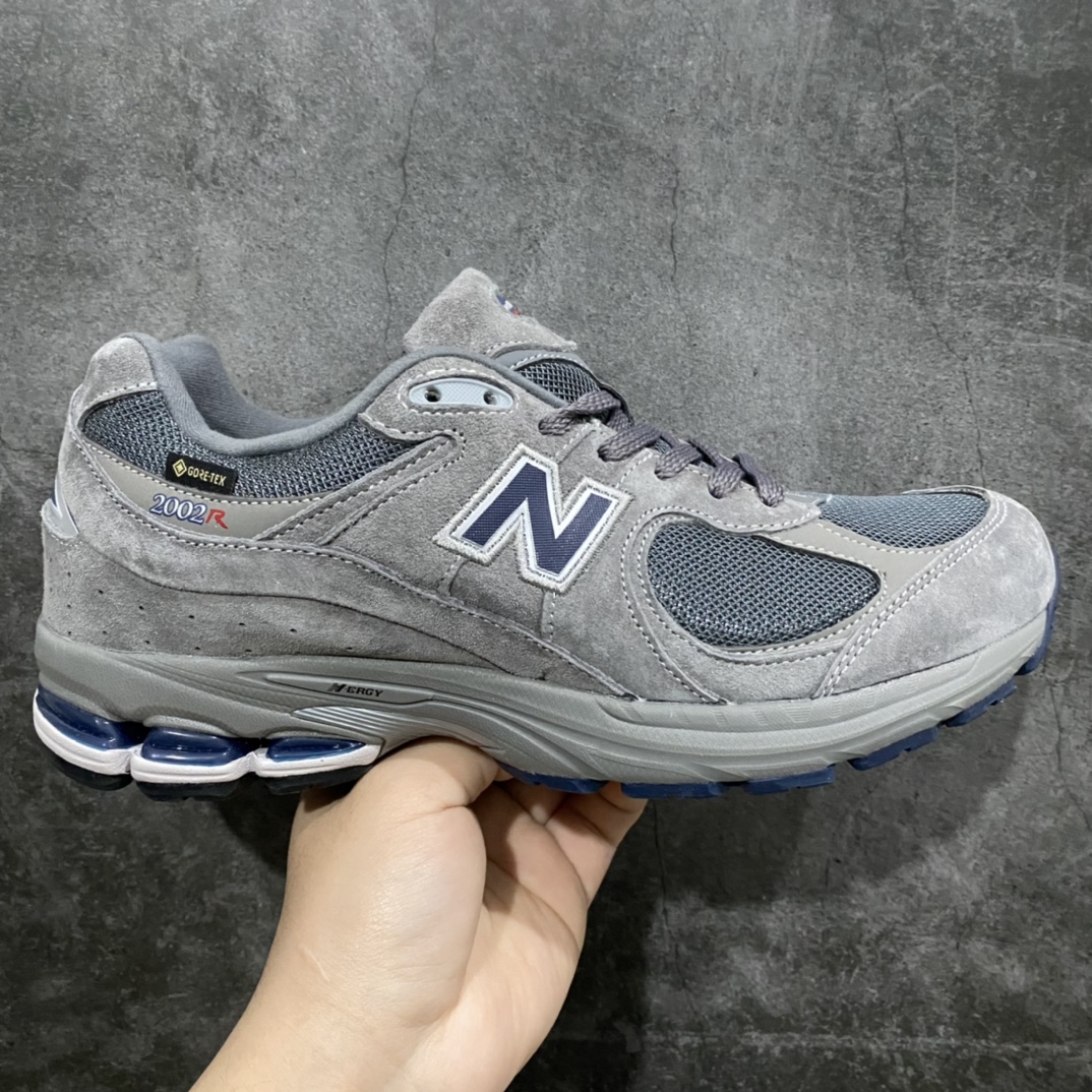 【K版纯原版】新百伦New Balance 2002RANB2002R经典灰绿防水标  M2002RXC 全套原楦原纸板原厂数据开发原厂网纱 原装进口荔枝纹皮料正确绒感卡色正确中底拉帮中底网布细节 一比一手工擦旧效果 冲裁组合 匠心打造 耗时两个月开发完成 工艺极其复杂难度可想而知 新开独立私模大底 全网唯一正确做旧组合大底 高端零售专供产物  尺码：36/45-莆田鞋批发中心