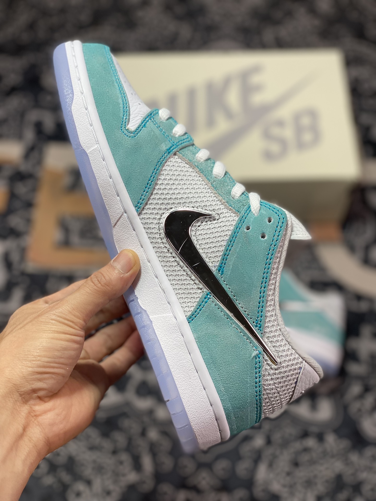 April Skateboards x Nike SB Dunk Low ”April” Dunk Series Low-top Sneakers ”Joint Mint Green Rose Metal Silver Hook” FD2562-400