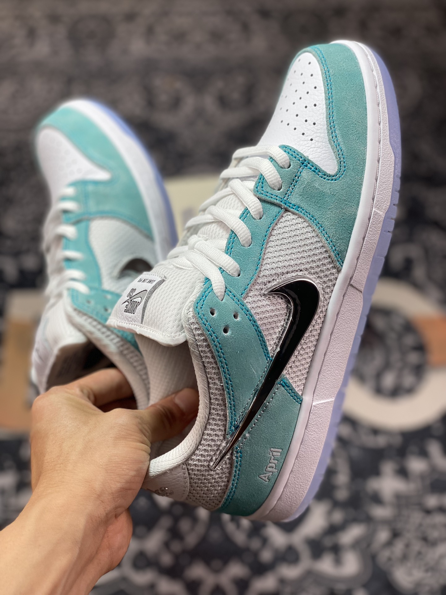 April Skateboards x Nike SB Dunk Low ”April” Dunk Series Low-top Sneakers ”Joint Mint Green Rose Metal Silver Hook” FD2562-400