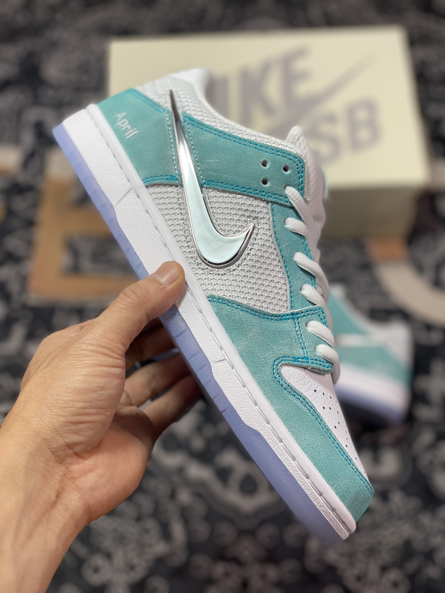 April Skateboards x Nike SB Dunk Low ”April” Dunk Series Low-top Sneakers ”Joint Mint Green Rose Metal Silver Hook” FD2562-400