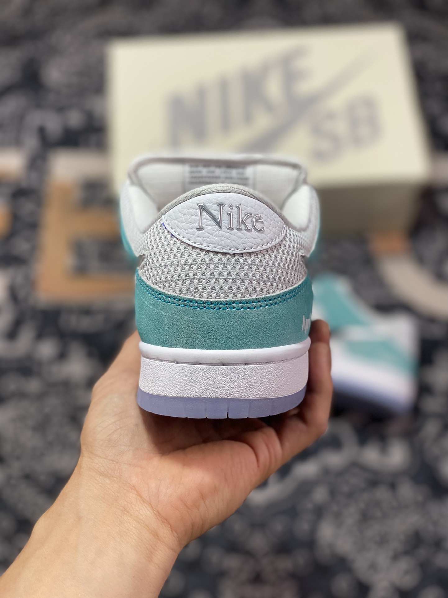 April Skateboards x Nike SB Dunk Low ”April” Dunk Series Low-top Sneakers ”Joint Mint Green Rose Metal Silver Hook” FD2562-400