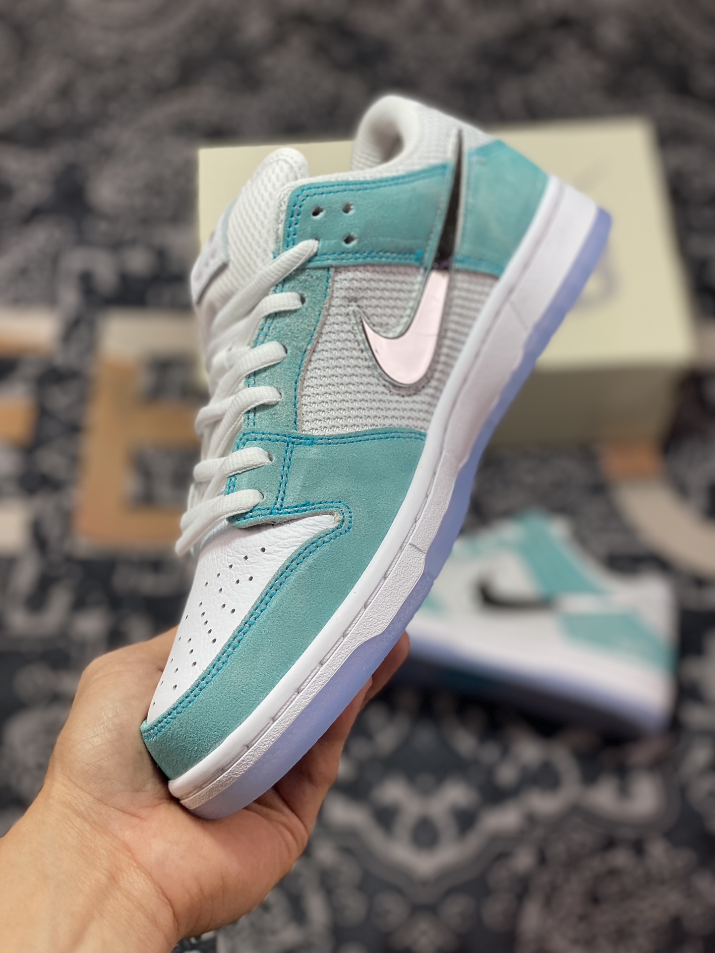 April Skateboards x Nike SB Dunk Low ”April” Dunk Series Low-top Sneakers ”Joint Mint Green Rose Metal Silver Hook” FD2562-400