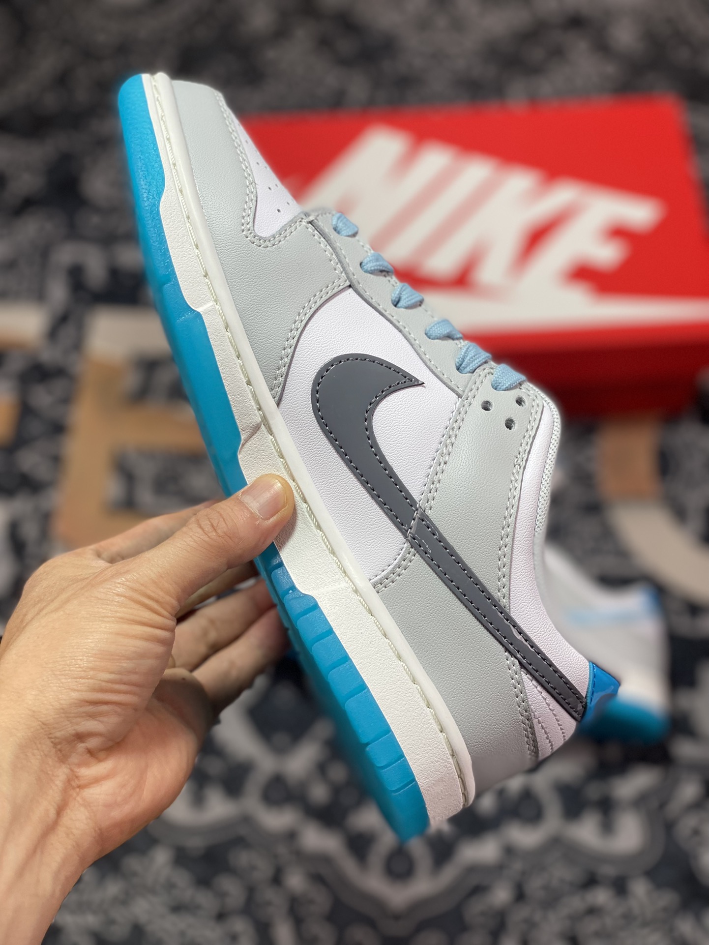 Nike SB Dunk Low ”520” dunk series low-top casual sports skateboard shoes ”Light gray, white and blue 520 Valentine's Day” FN3433-141