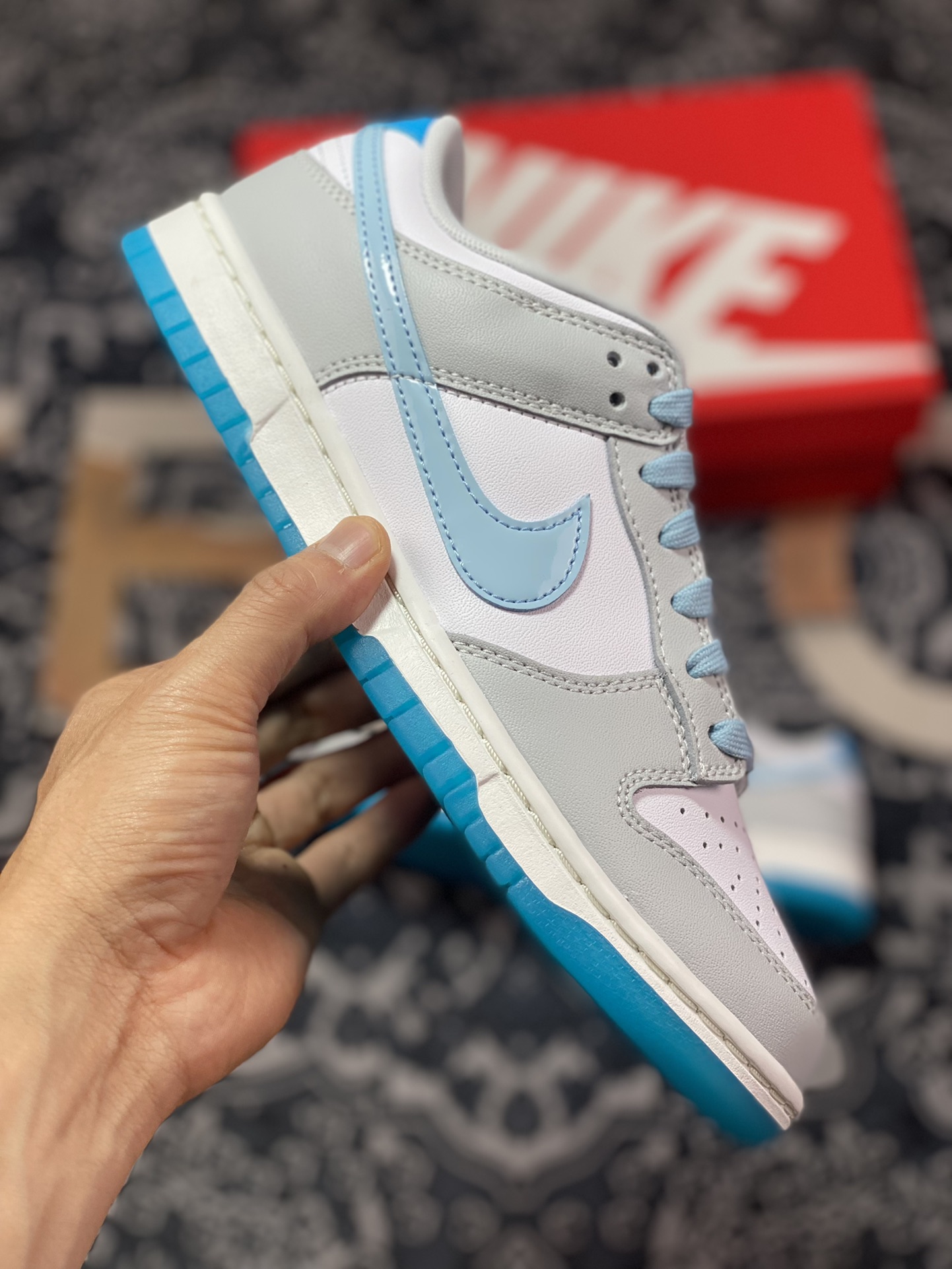 Nike SB Dunk Low ”520” dunk series low-top casual sports skateboard shoes ”Light gray, white and blue 520 Valentine's Day” FN3433-141