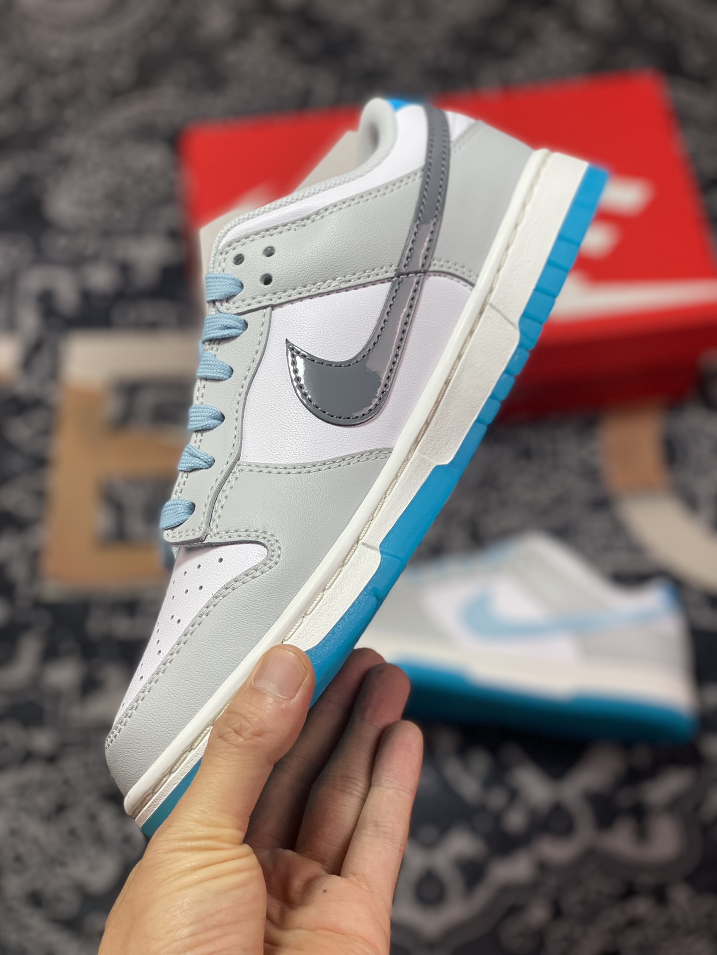 Nike SB Dunk Low ”520” dunk series low-top casual sports skateboard shoes ”Light gray, white and blue 520 Valentine's Day” FN3433-141