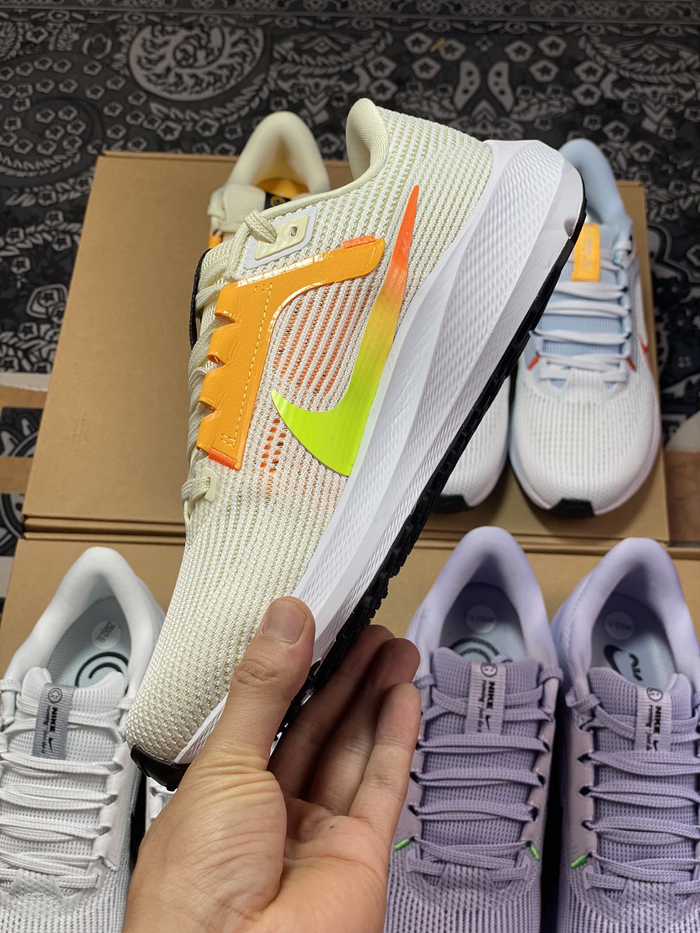 200 Nike Air Zoom Pegasus 40 透气缓震跑步鞋 DV3853-101