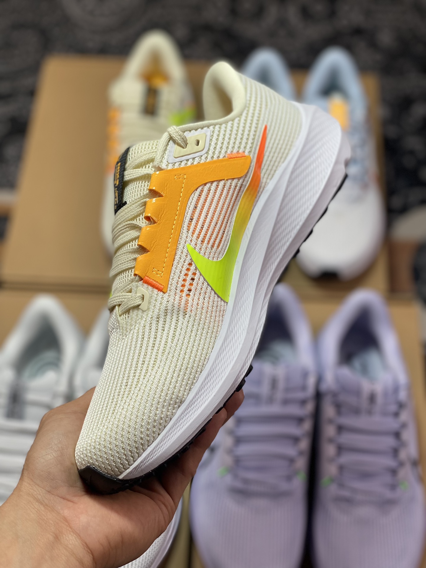 200 Nike Air Zoom Pegasus 40 透气缓震跑步鞋 DV3853-101