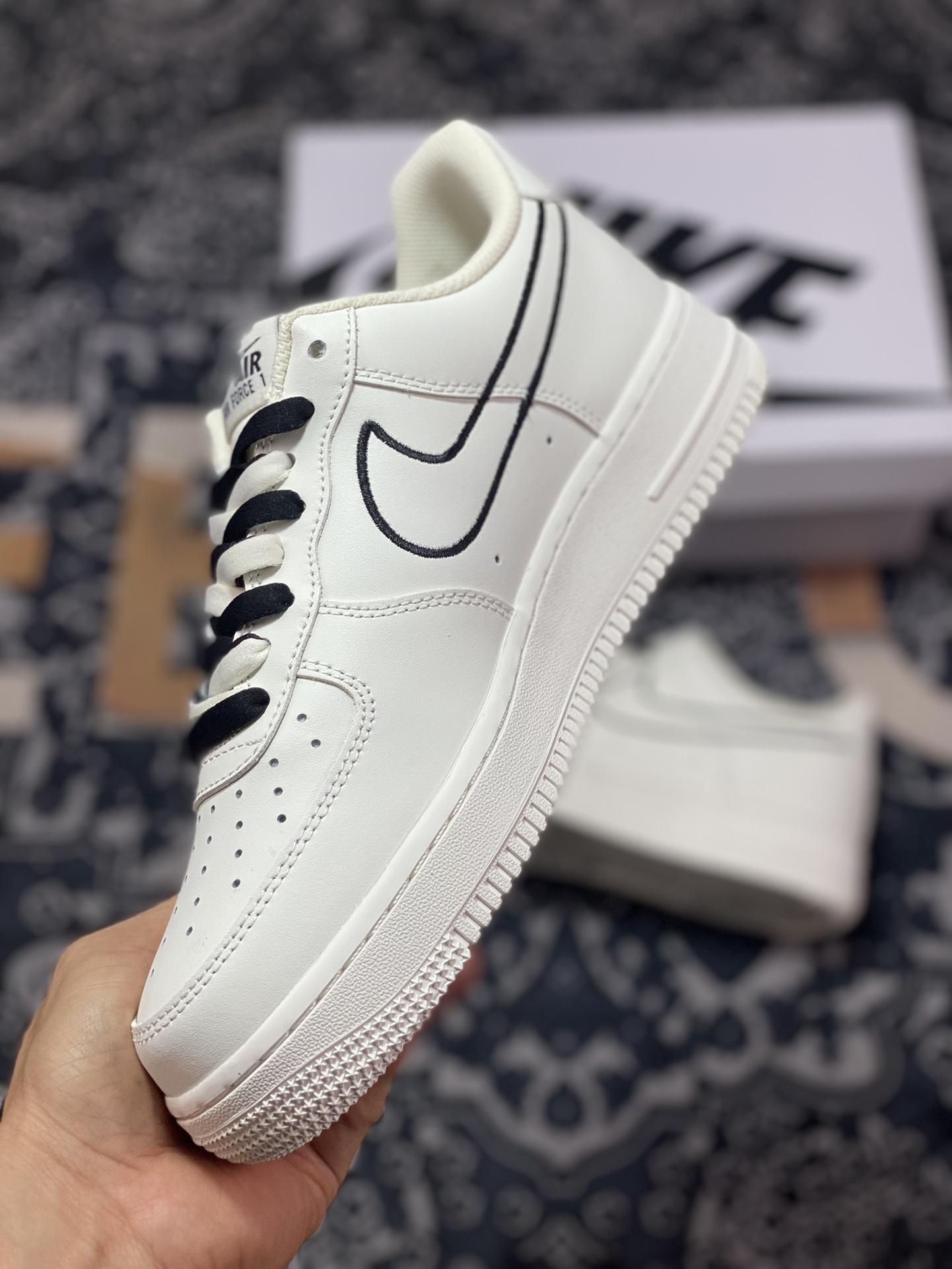 Nike Air Force 1'07 LV8 ”First Use Black” Air Force One Sneakers ”Leather White Black Embroidered Hook” CL6326-158