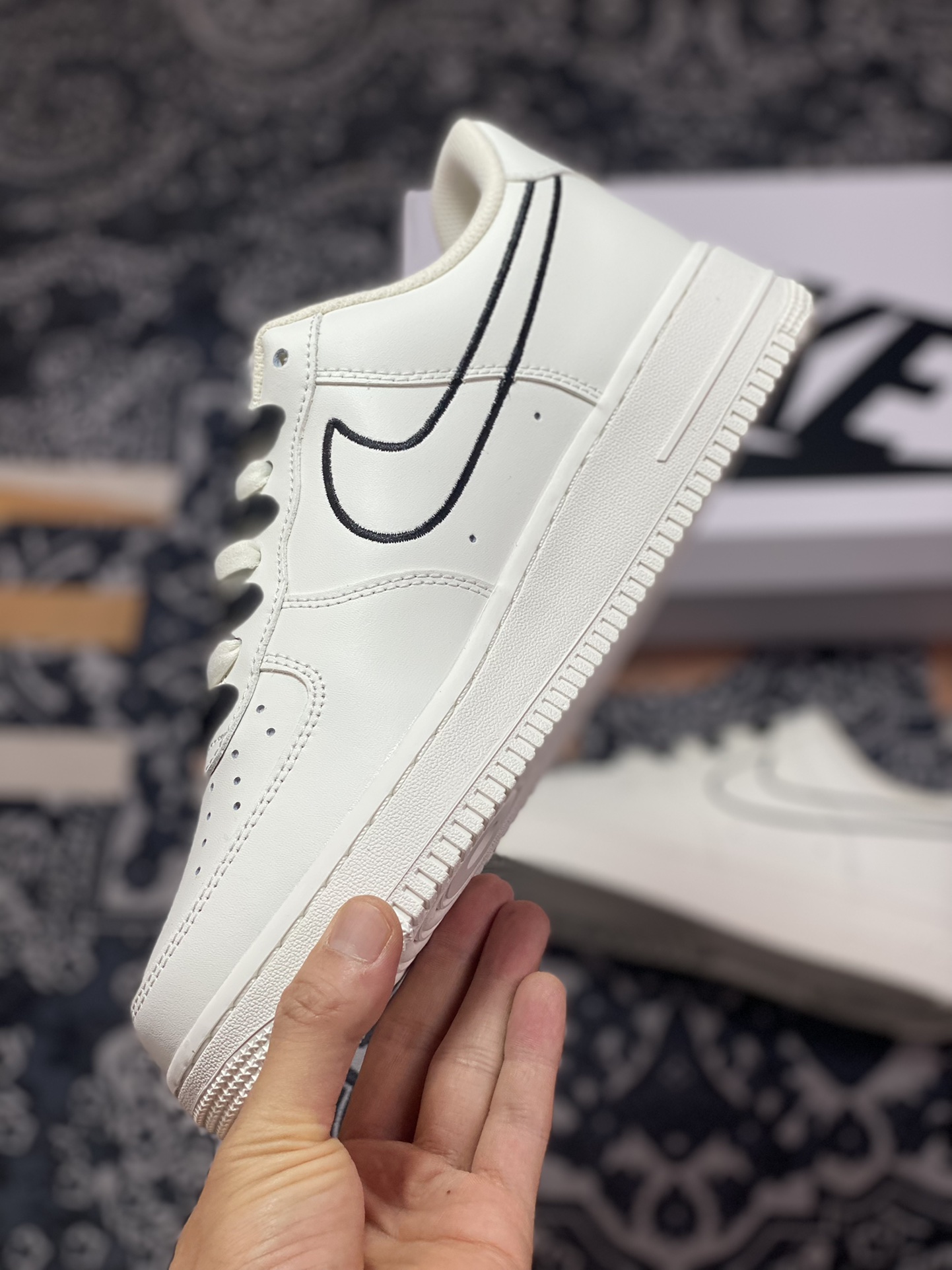 Nike Air Force 1'07 LV8 ”First Use Black” Air Force One Sneakers ”Leather White Black Embroidered Hook” CL6326-158