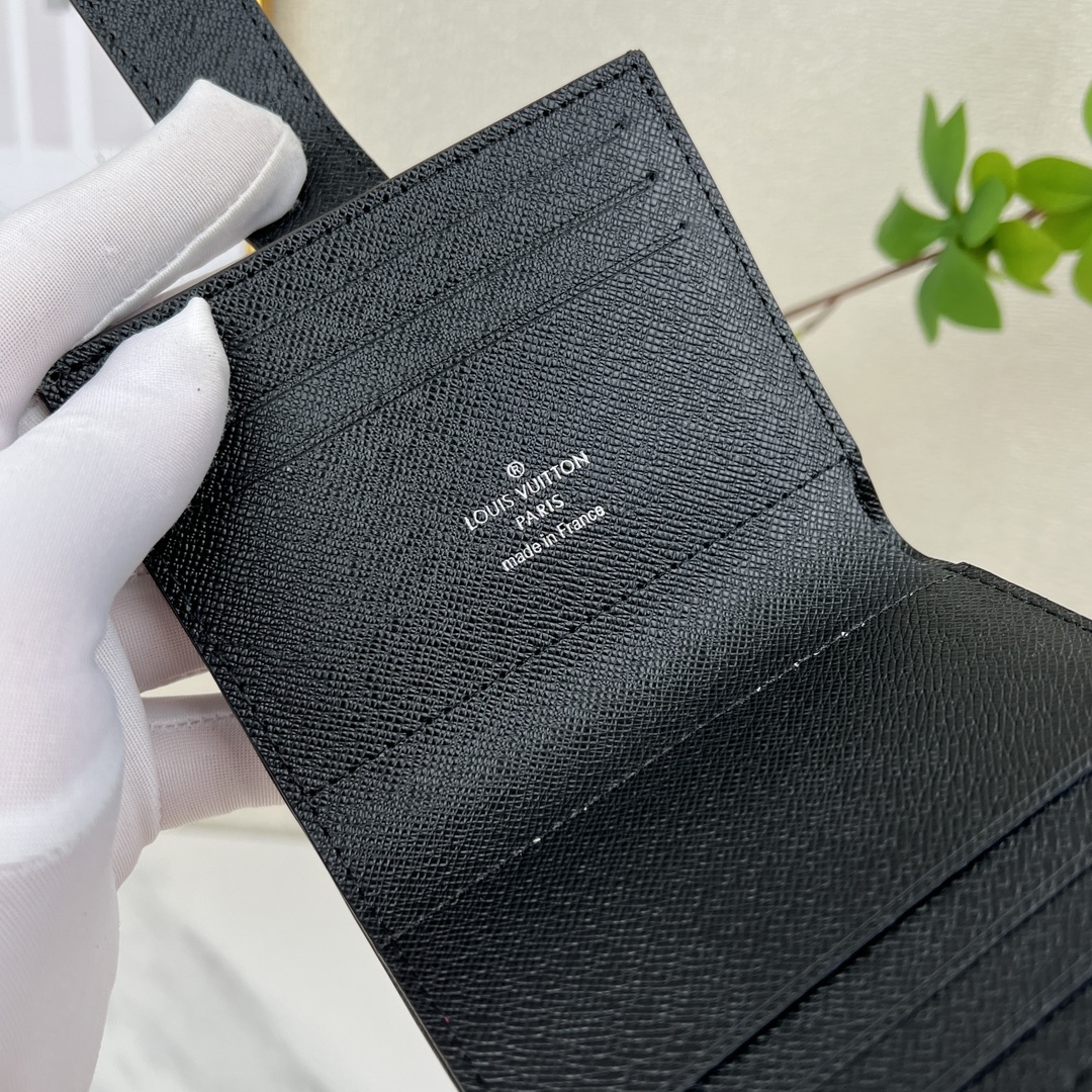 louis vuitton】顶级原单 独家背景M61731 黑色 尺寸: 12.0 x 10.0 cm 多功能卡包 7