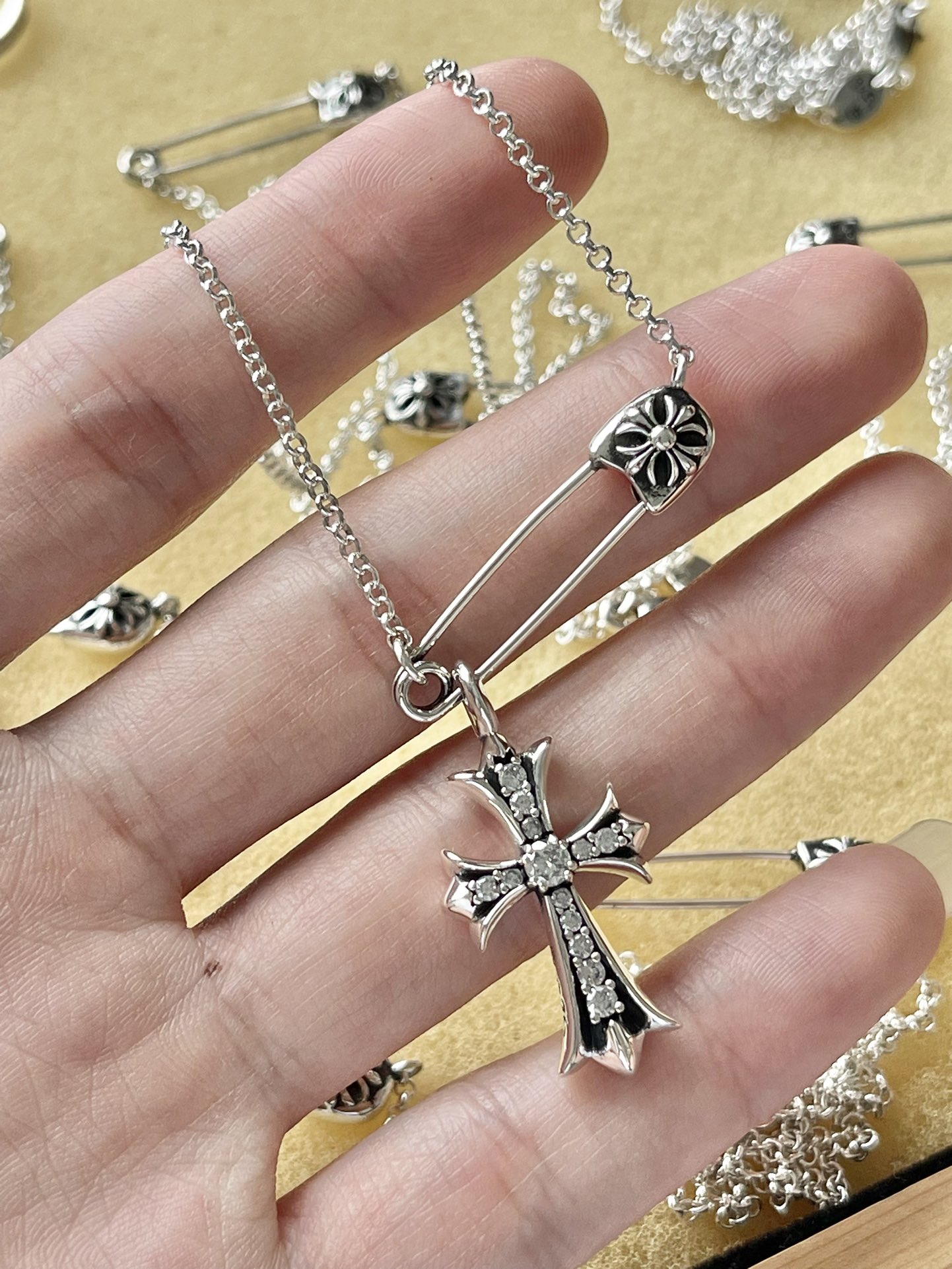 Chrome Hearts 克罗心 别针项链 满钻十字架
