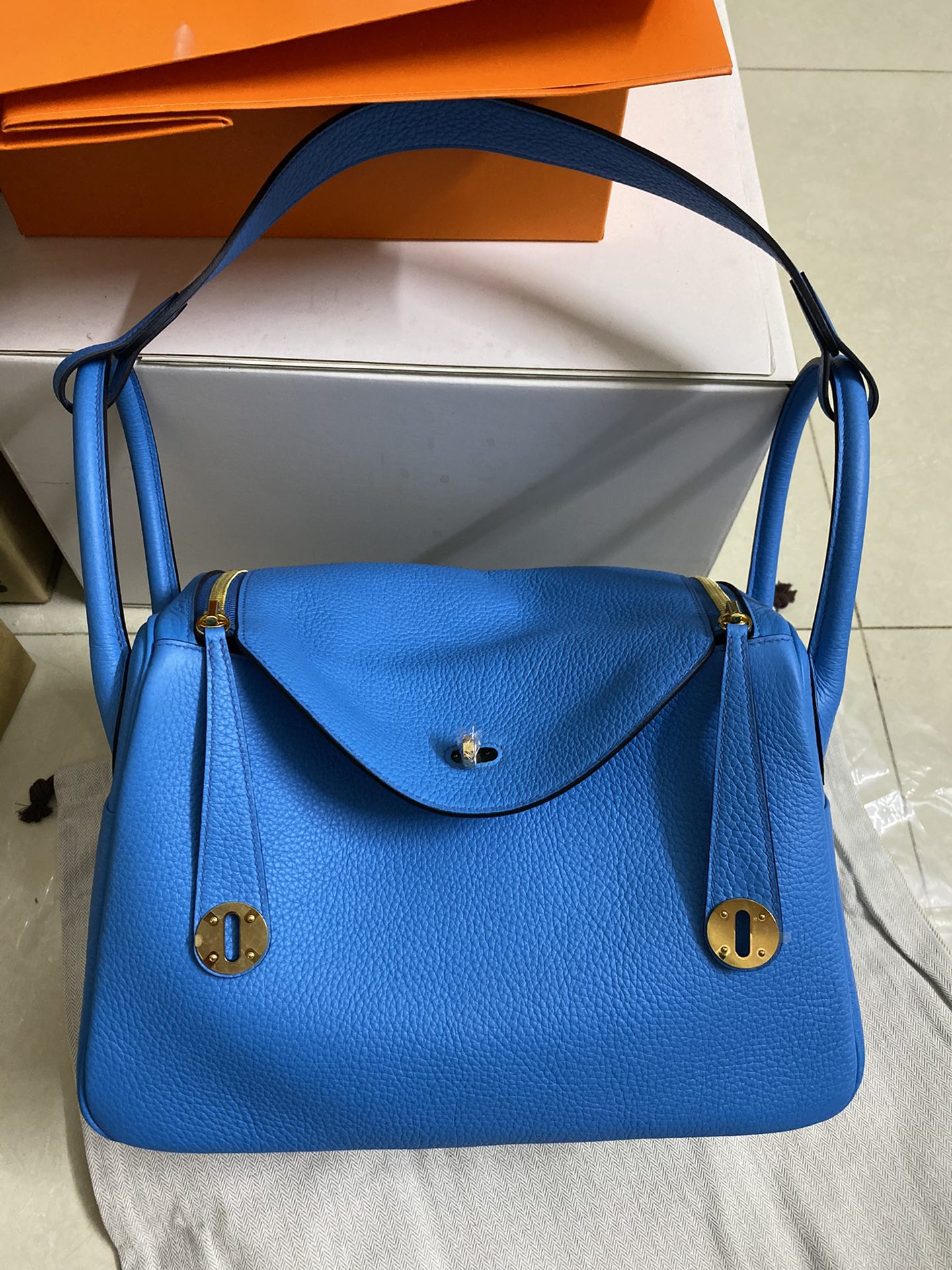 NO:763840,Lindy Lindy 30cm original imported TC leather [Florida Blue] gold buckle counter synchronization fully handmade beeswax thread sewing pure steel hardware high-end customization, Hermes, Hermes, Hermes,19860909Lindy 琳迪 30cm 原厂进口TC皮【佛罗里达蓝】金扣 专柜同步 全手工蜜蜡线缝制 纯钢五金 高端定制,爱马仕,hermes,Hermes,,Bag