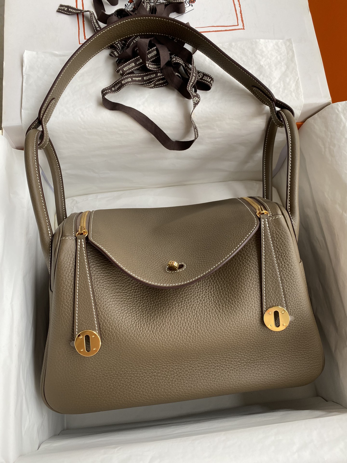 NO:763821,Lindy Lindy 30cm Original imported TC leather [elephant gray] gold buckle Counter synchronization Fully handmade beeswax thread sewing Pure steel hardware High-end customization Semi-hand in stock Spot in stock, Hermes, Hermes, Hermes,19860909Lindy 琳迪 30cm 原厂进口TC皮【大象灰】金扣 专柜同步 全手工蜜蜡线缝制 纯钢五金 高端定制 半手现货 现货 现货,爱马仕,hermes,Hermes,,Bag