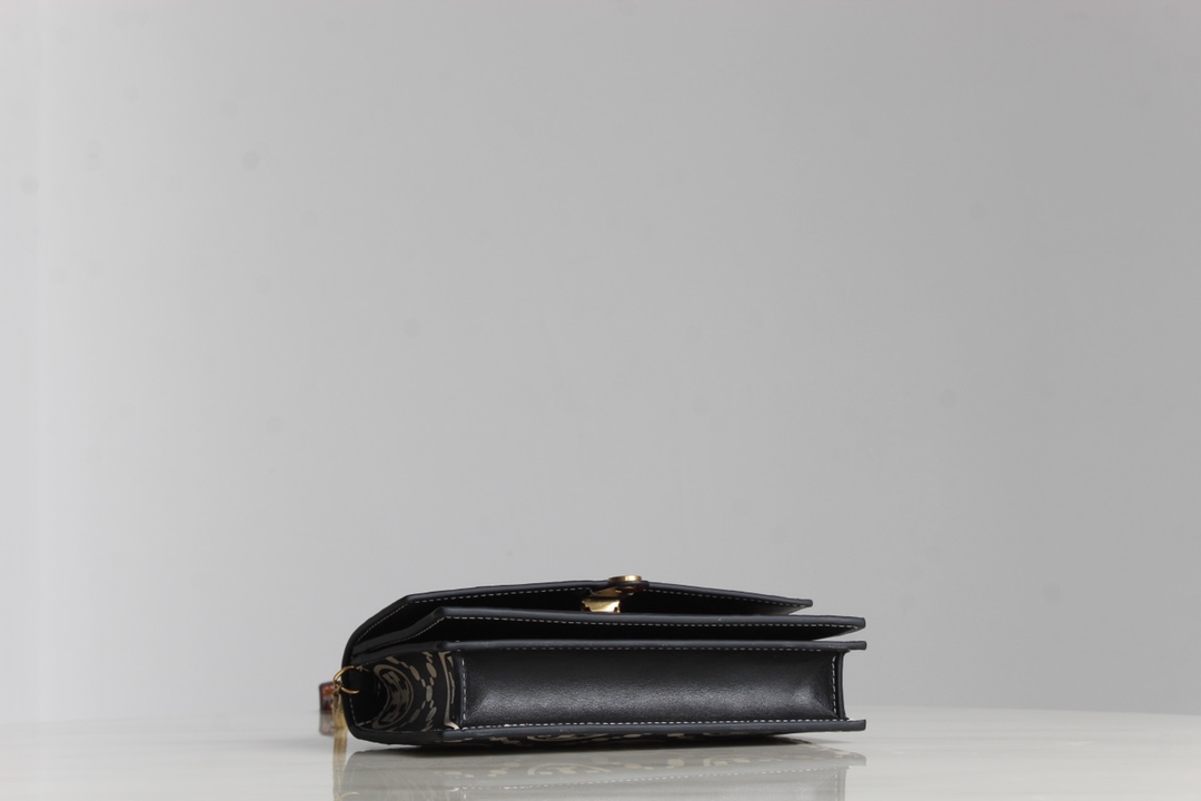 Tory Burch ～Tory Burch23年新款T Monogram系列单肩信封包 风琴款式 实用百搭