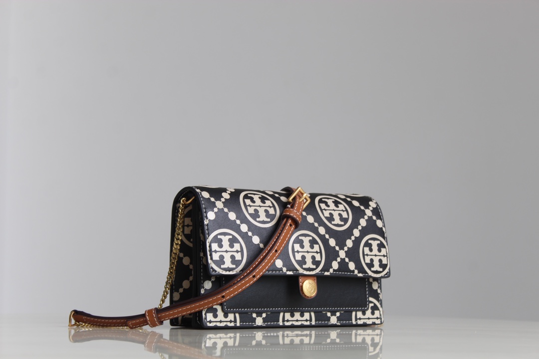 Tory Burch ～Tory Burch23年新款T Monogram系列单肩信封包 风琴款式 实用百搭