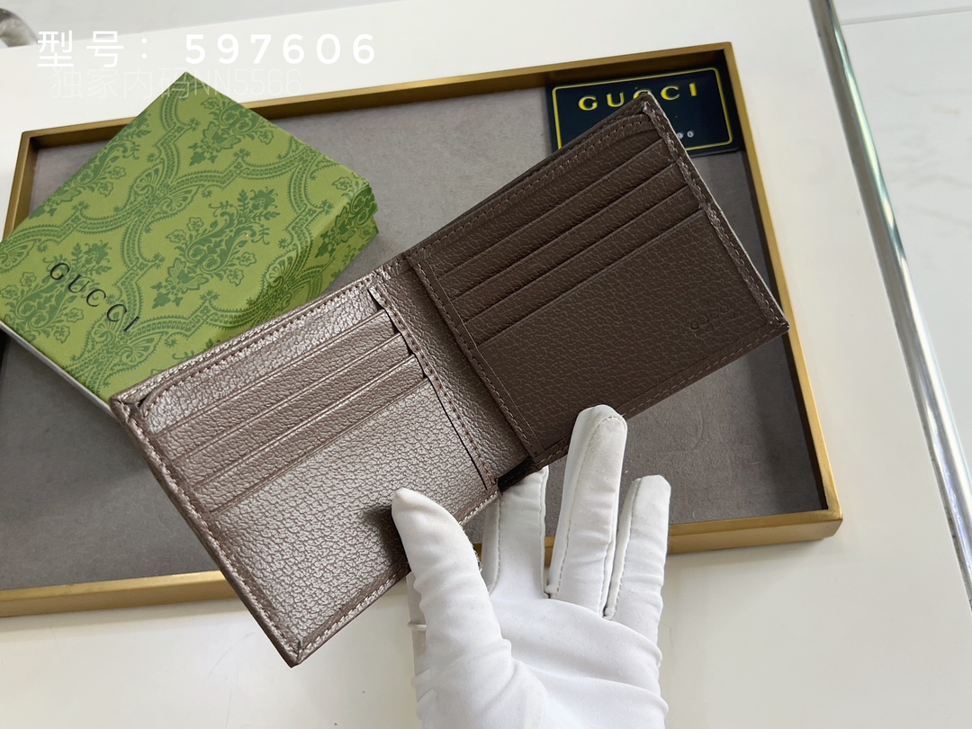 GG Supreme Canvas 短夹 - 啡色猪纹原版牛皮製