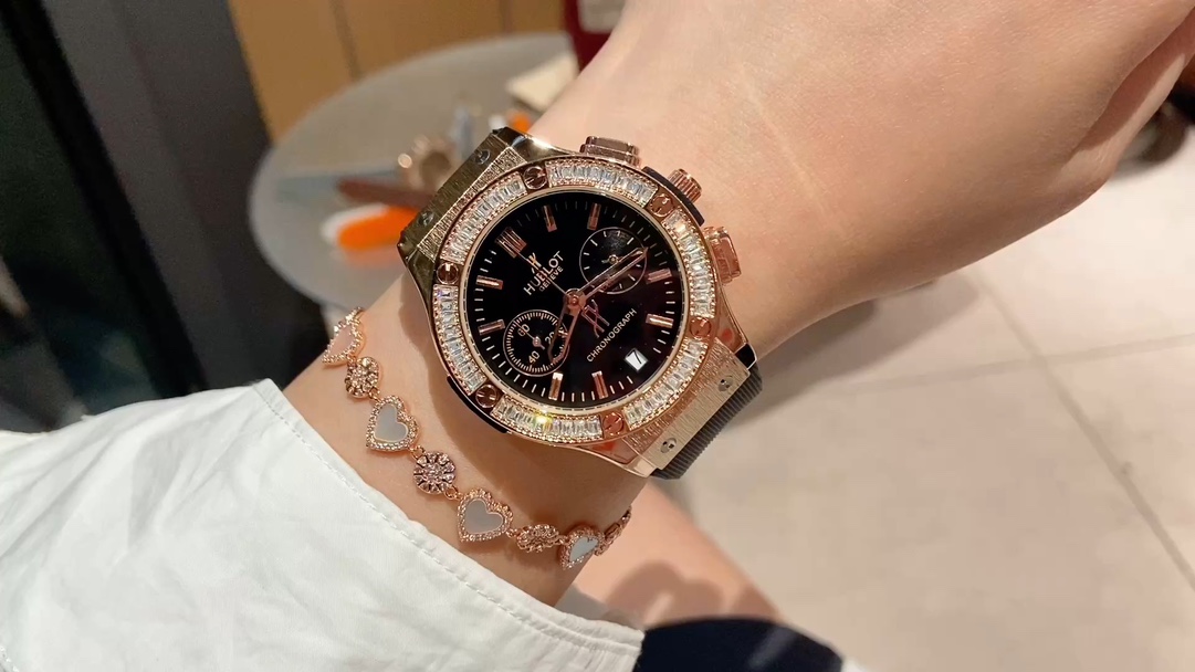 Hublot Geneve Women's Quartz Watch with Diamond Bezel and Rubber Strap, 35mm