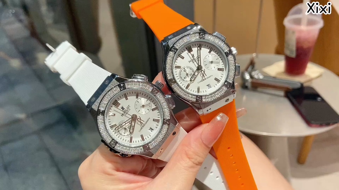 Hublot Quartz Watch with Diamond Bezel and Rubber Strap, 35mm Diameter