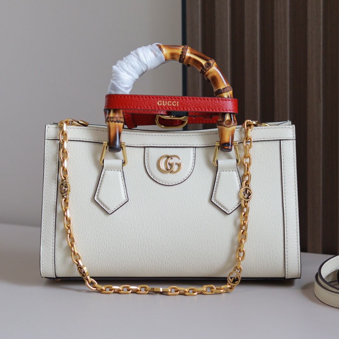 Gucci Diana bamboo handle double G hardware leather shoulder bag