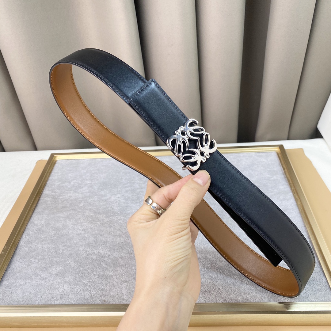 Loewe罗意w经典款！平纹小牛皮腰