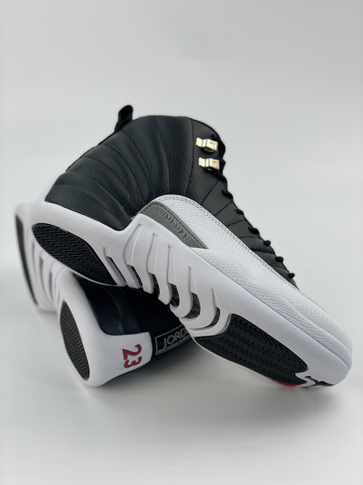 Nike Air Jordan 12 Retro ”Playoffs” Silver Buckle Black and White 2022 Edition CT8013-006