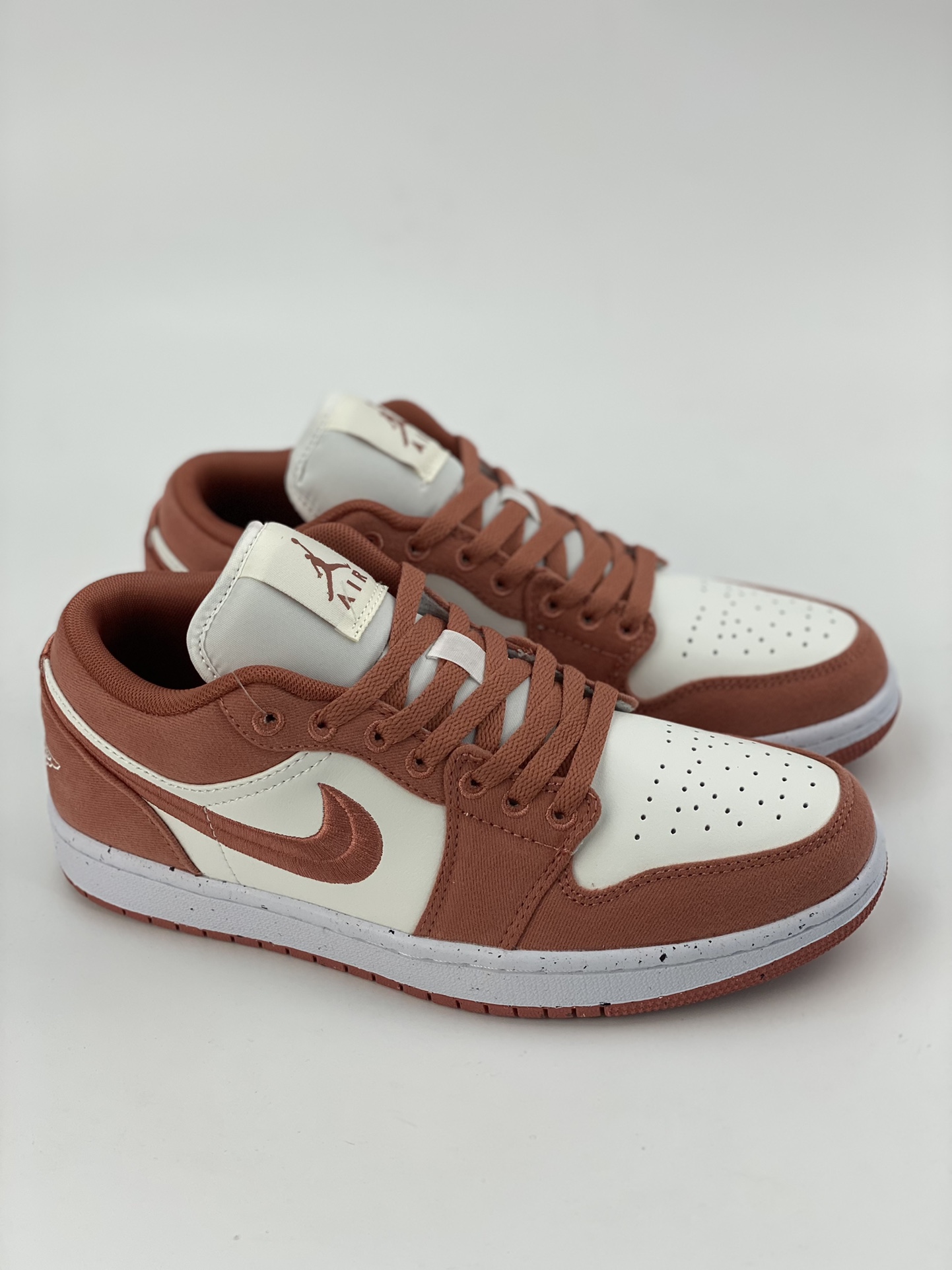 Air Jordan 1 Low Peach Powder White FN3722-801