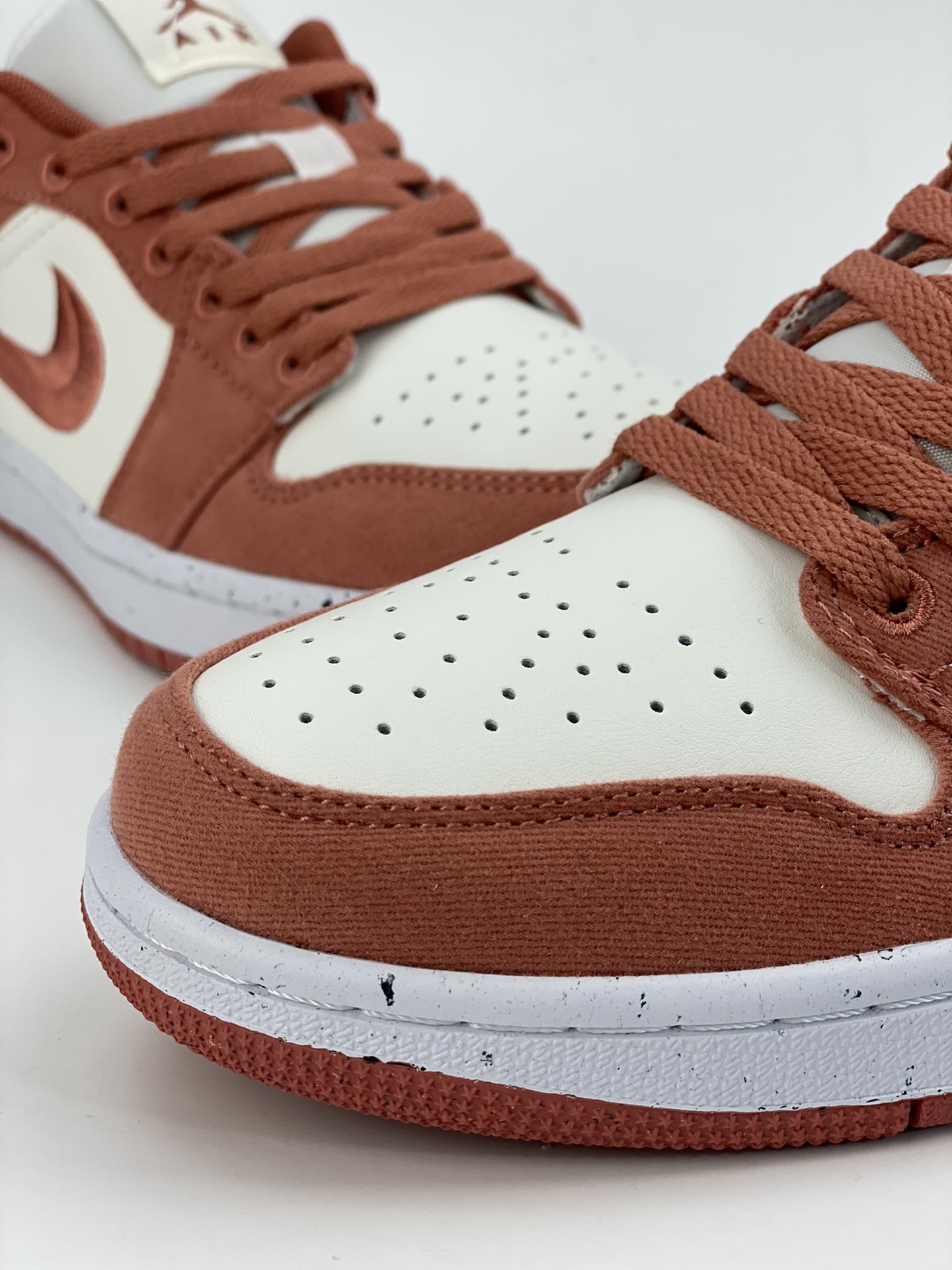 Air Jordan 1 Low Peach Powder White FN3722-801