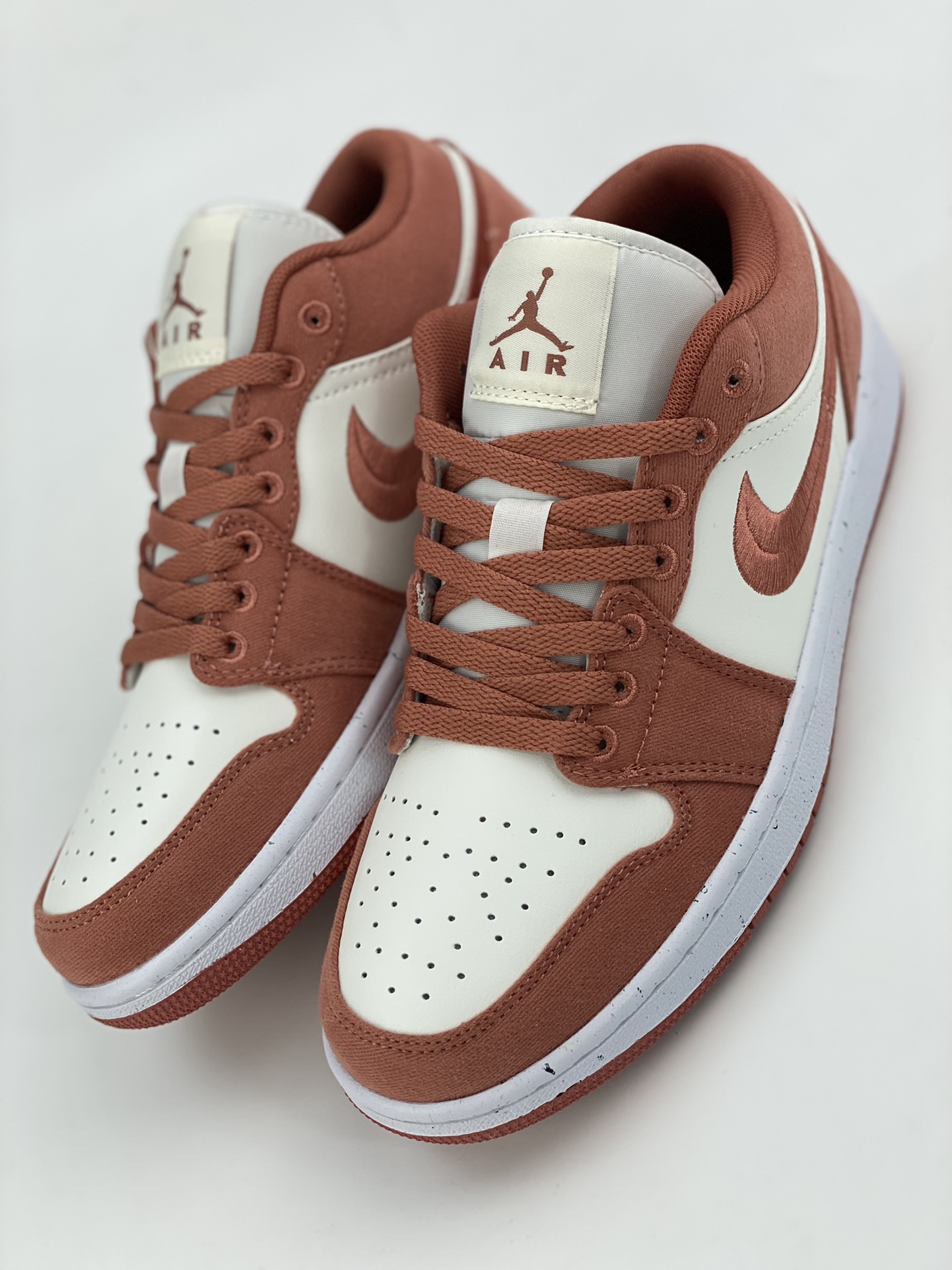 Air Jordan 1 Low Peach Powder White FN3722-801