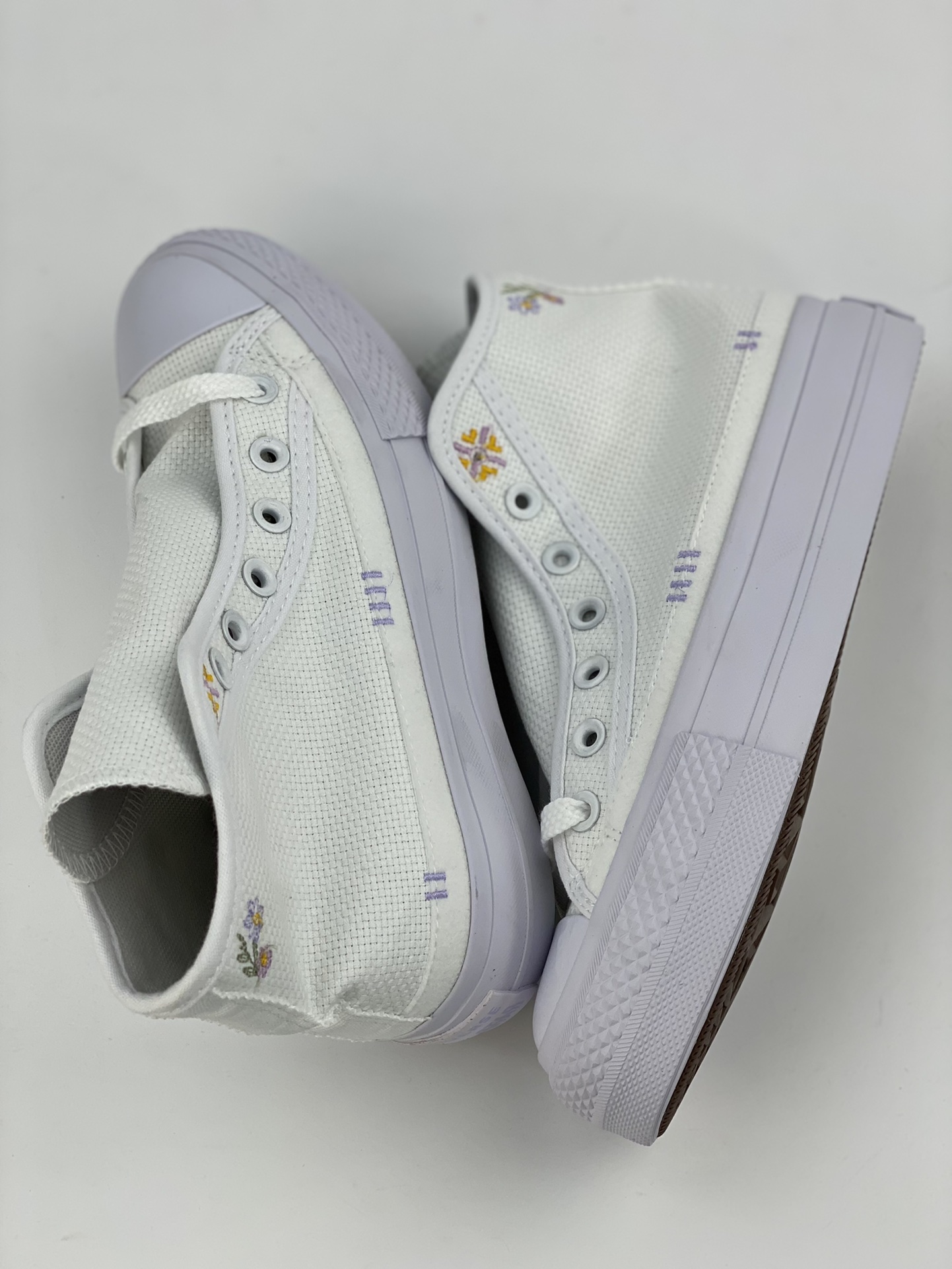 Converse All Star Lift Thick-soled Embroidered Small Fresh Embroidered Floral Thick-soled Height-enhancing Canvas Shoes A05068C