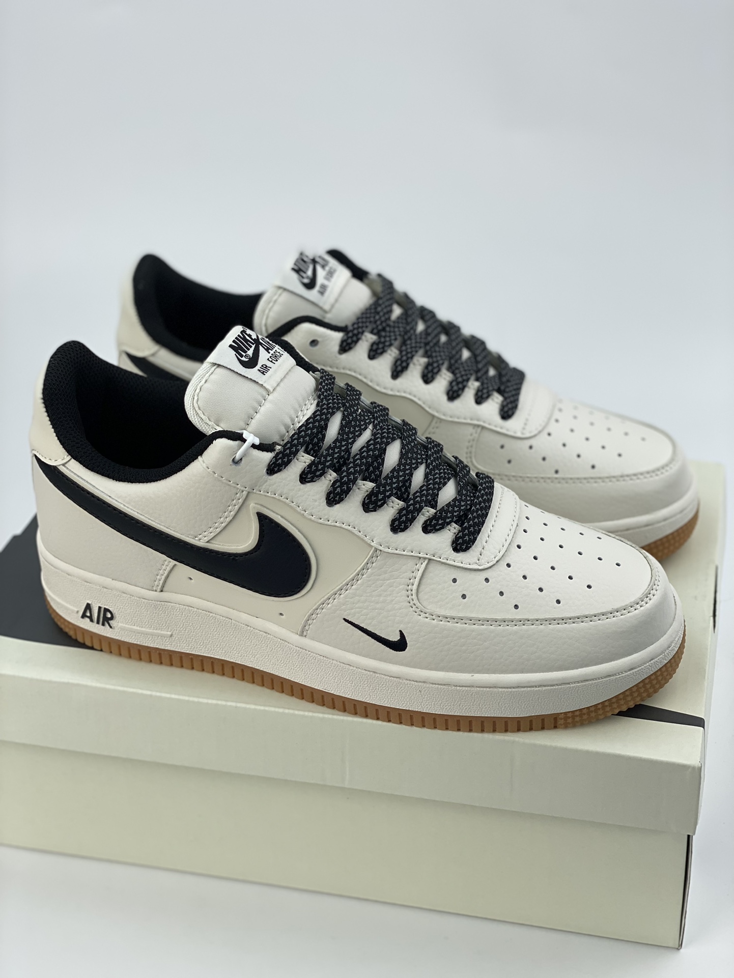 Nike Air Force 1 Low 07 White Black Rubber HD1689-101