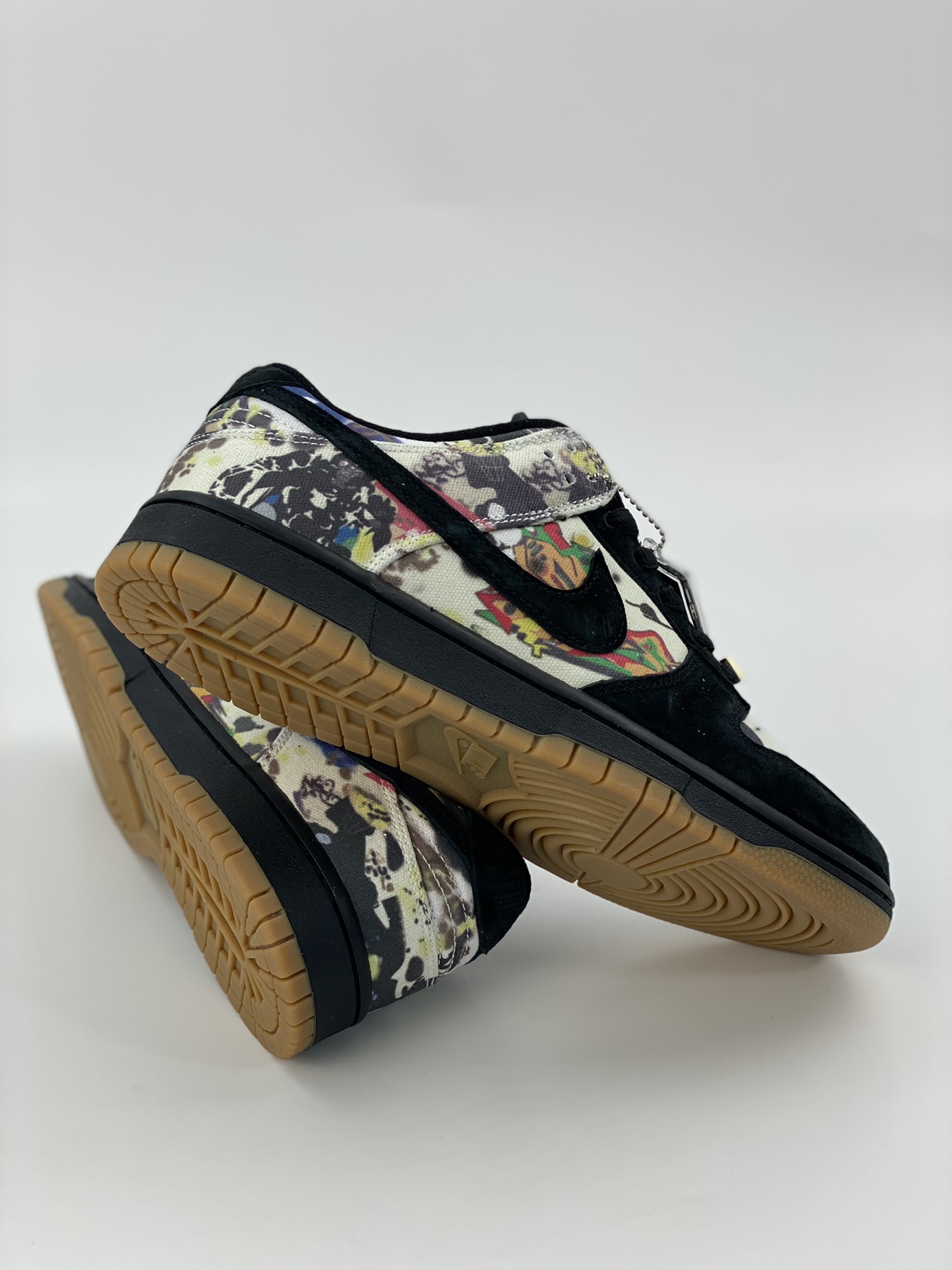 Supreme x Nike SB Dunk Low ”Rammellzee” Joint Black FD8778-001