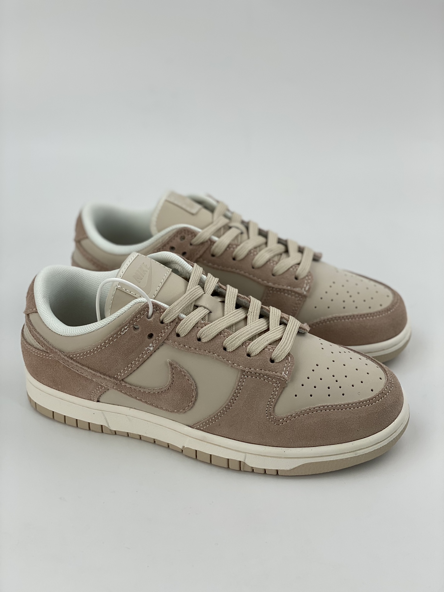 NIKE SB Dunk Low Three-Color Collection