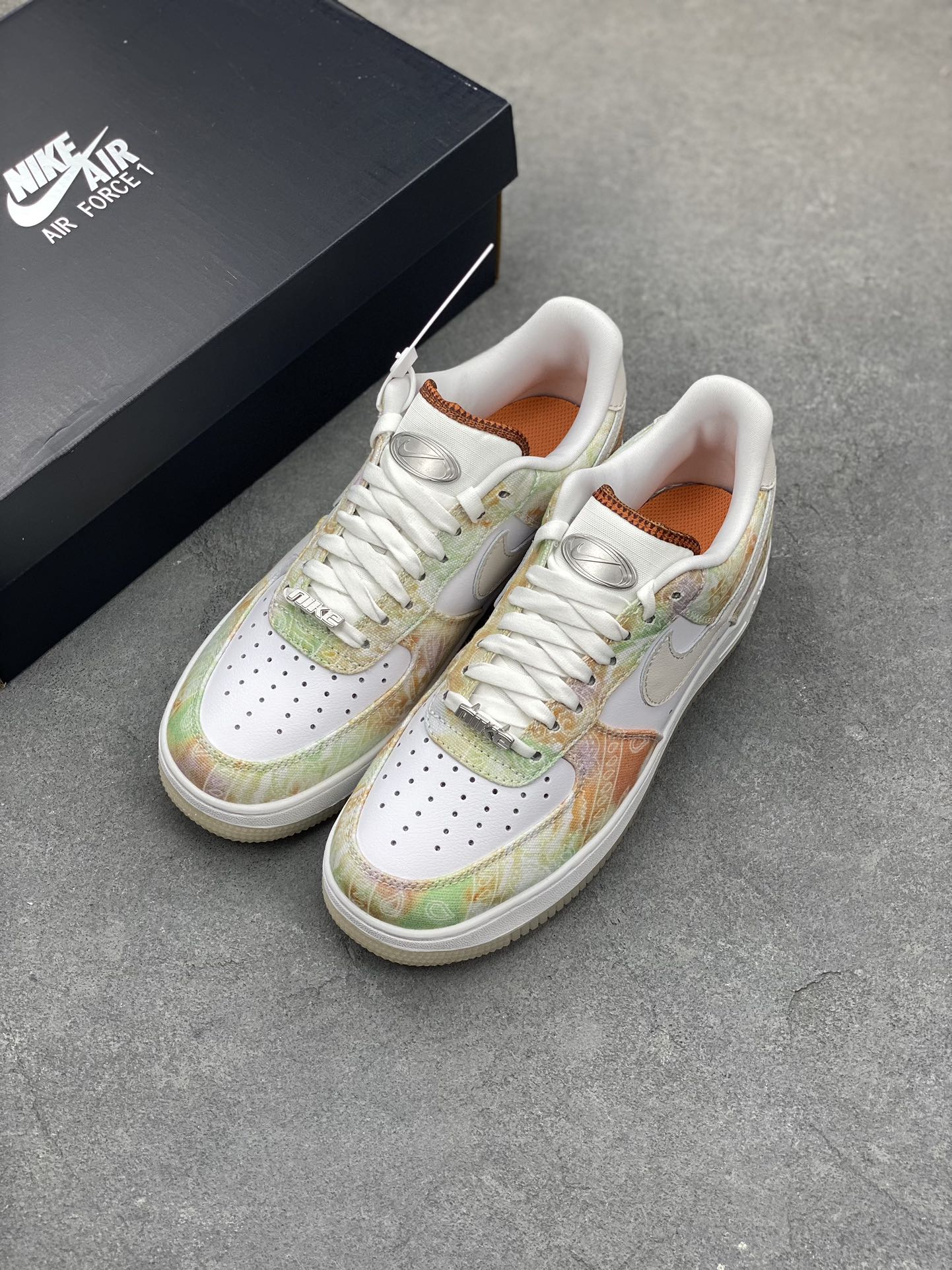 Nike Air Force 1 Low White Tie-Dye Sneakers - FJ7739 101DB 9 i1684433081 2671 7