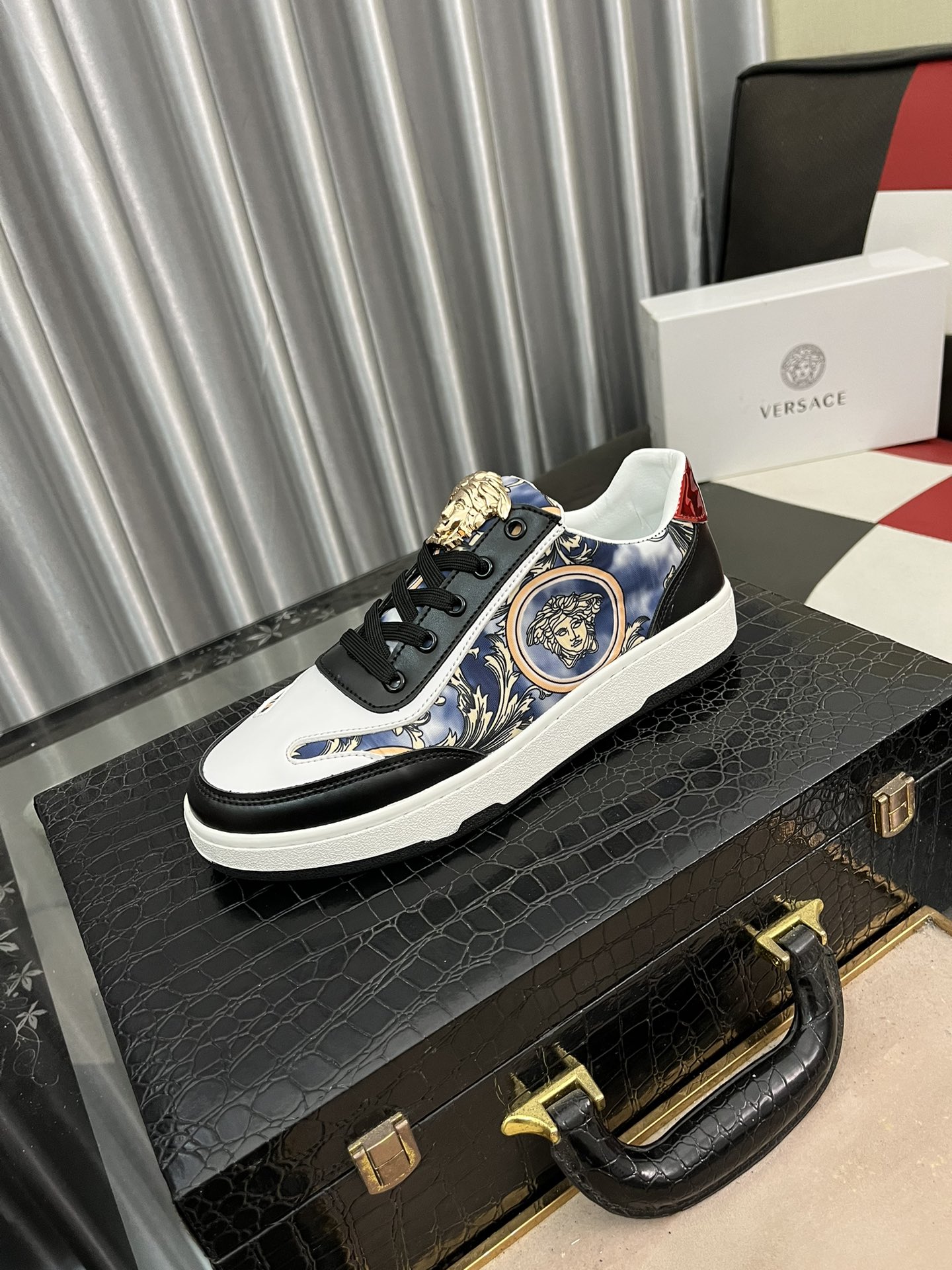 Versace Casual Shoes Men Cowhide High Tops