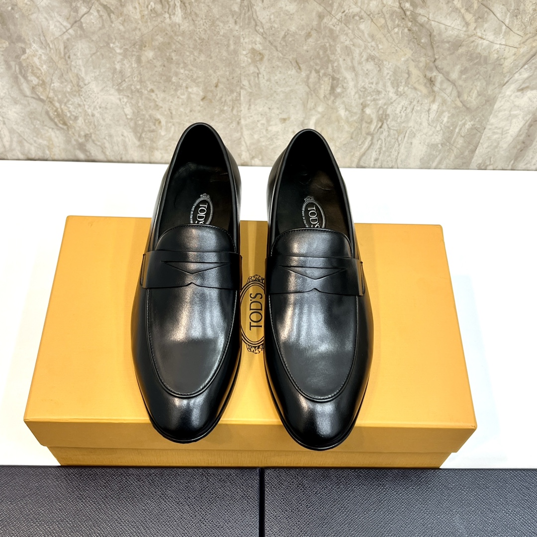 TOD'S Leather Loafers: Classic Style, Premium Comfort, Sizes 38-44