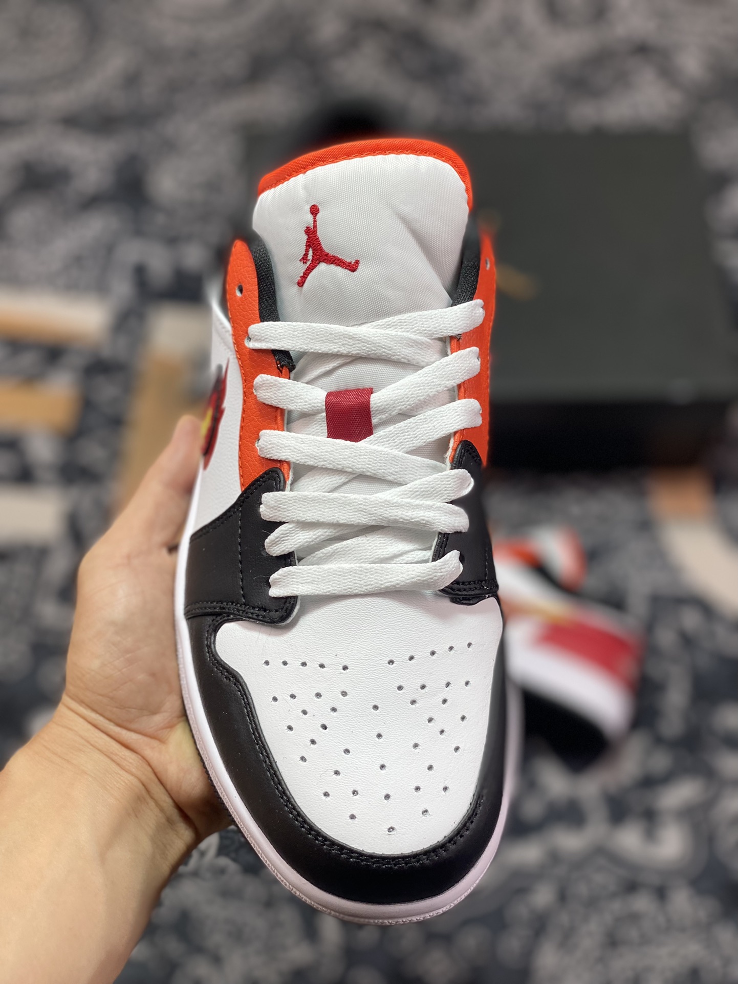 Air Jordan 1 Low ”Flaming Swoosh” From the court to the street FJ7222-101