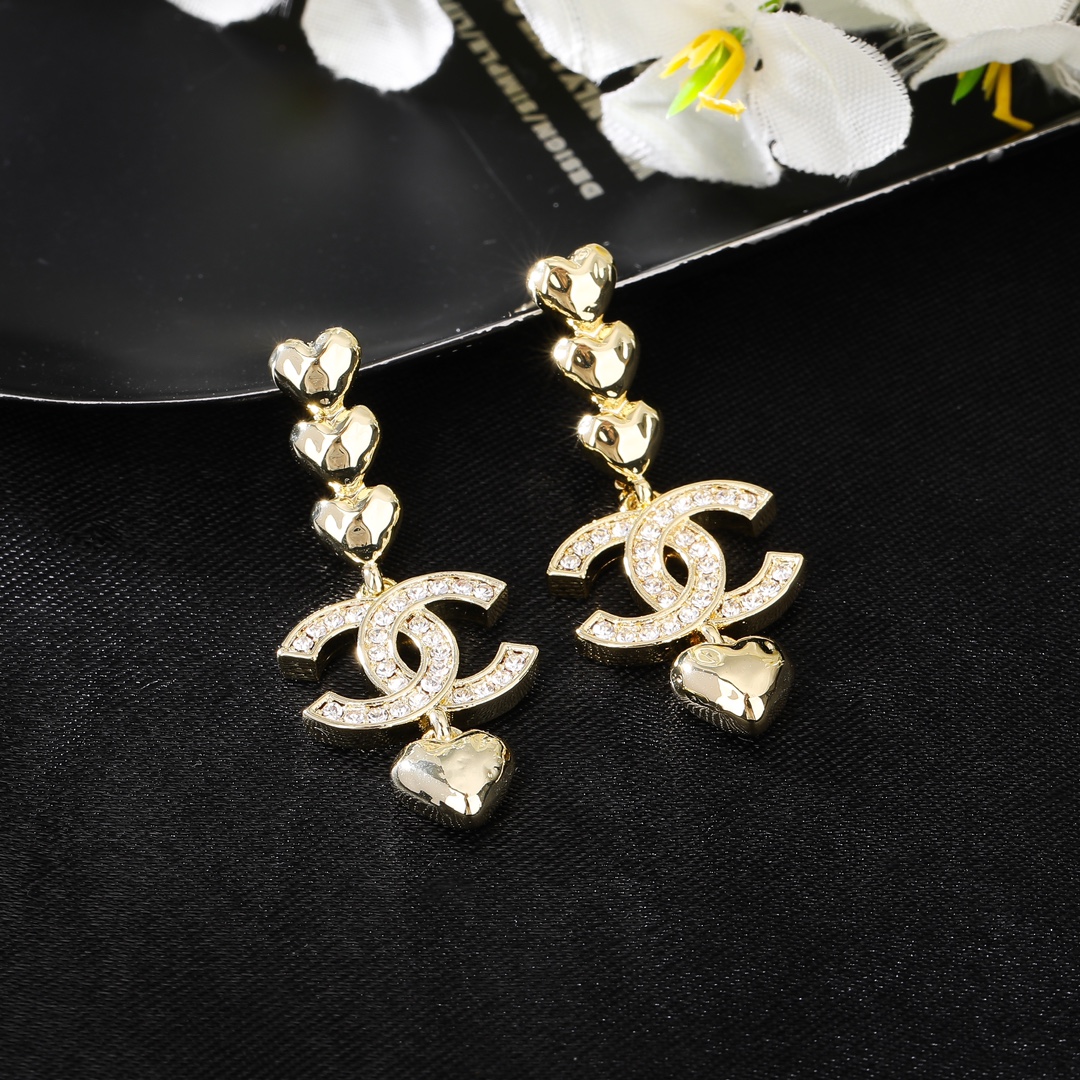 Chanel Dangle Earrings with CC Logo and Heart Charms 7 i1684464121 3838 5