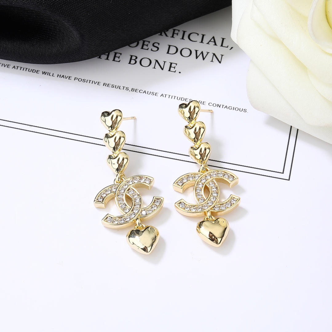 Chanel Dangle Earrings with CC Logo and Heart Charms 5 i1684464121 6782 3