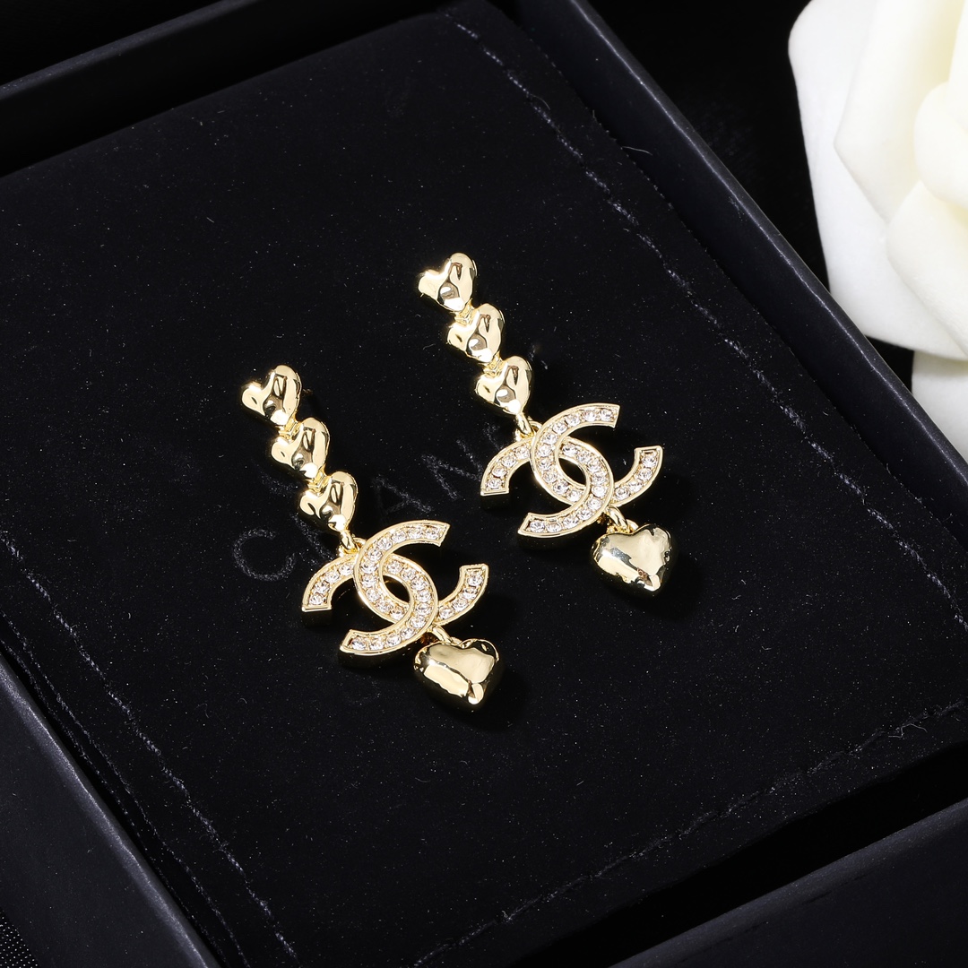 Chanel Dangle Earrings with CC Logo and Heart Charms 9 i1684464121 9287 7