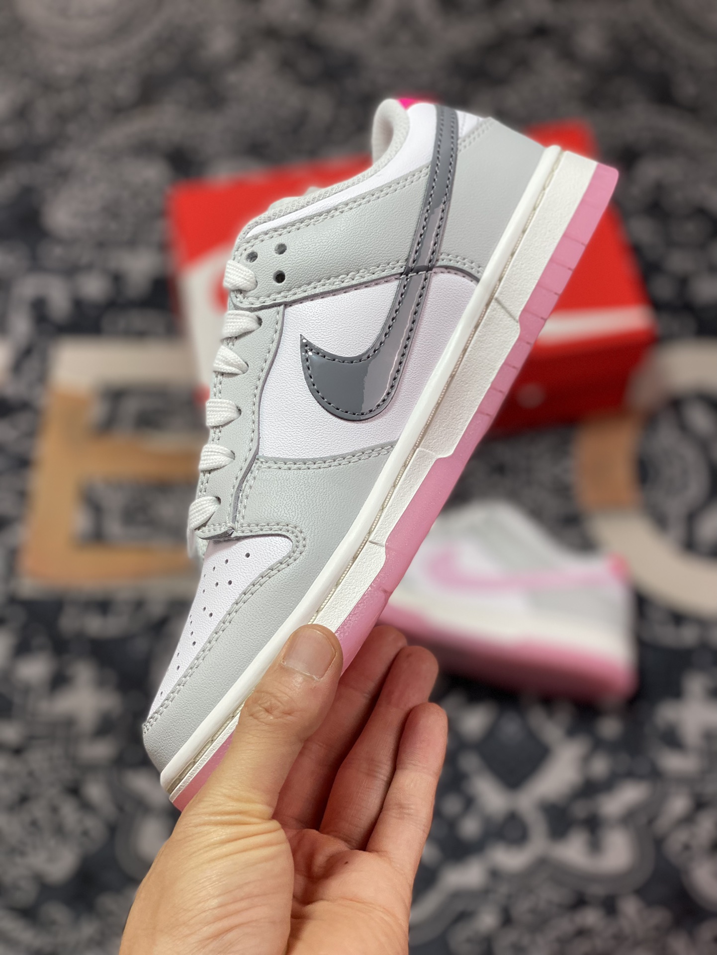 Nike Dunk Low ”520 Summit White and Pink Foam” 520 Valentine's Day White Gray Pink FN3451-161