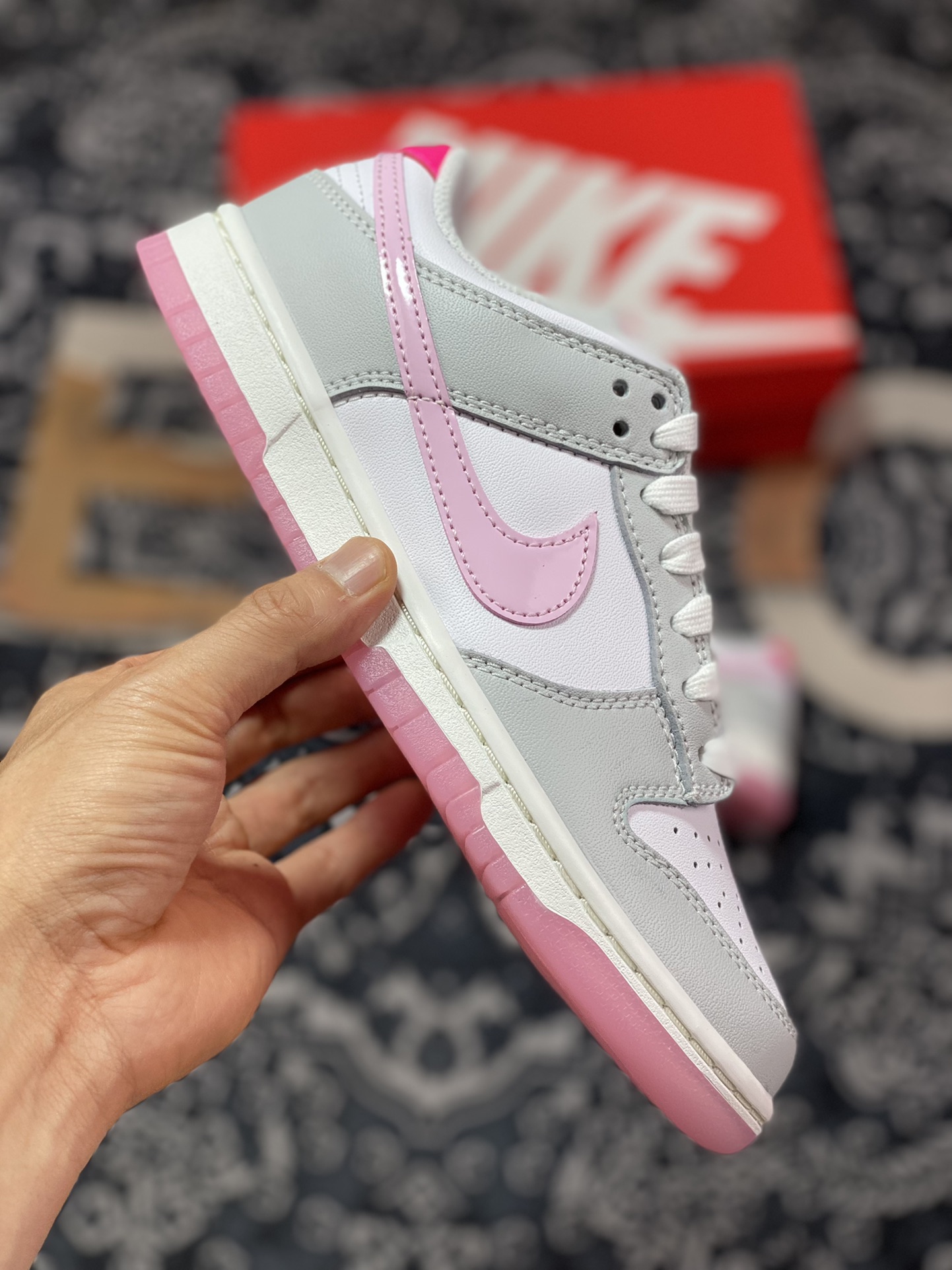 Nike Dunk Low ”520 Summit White and Pink Foam” 520 Valentine's Day White Gray Pink FN3451-161