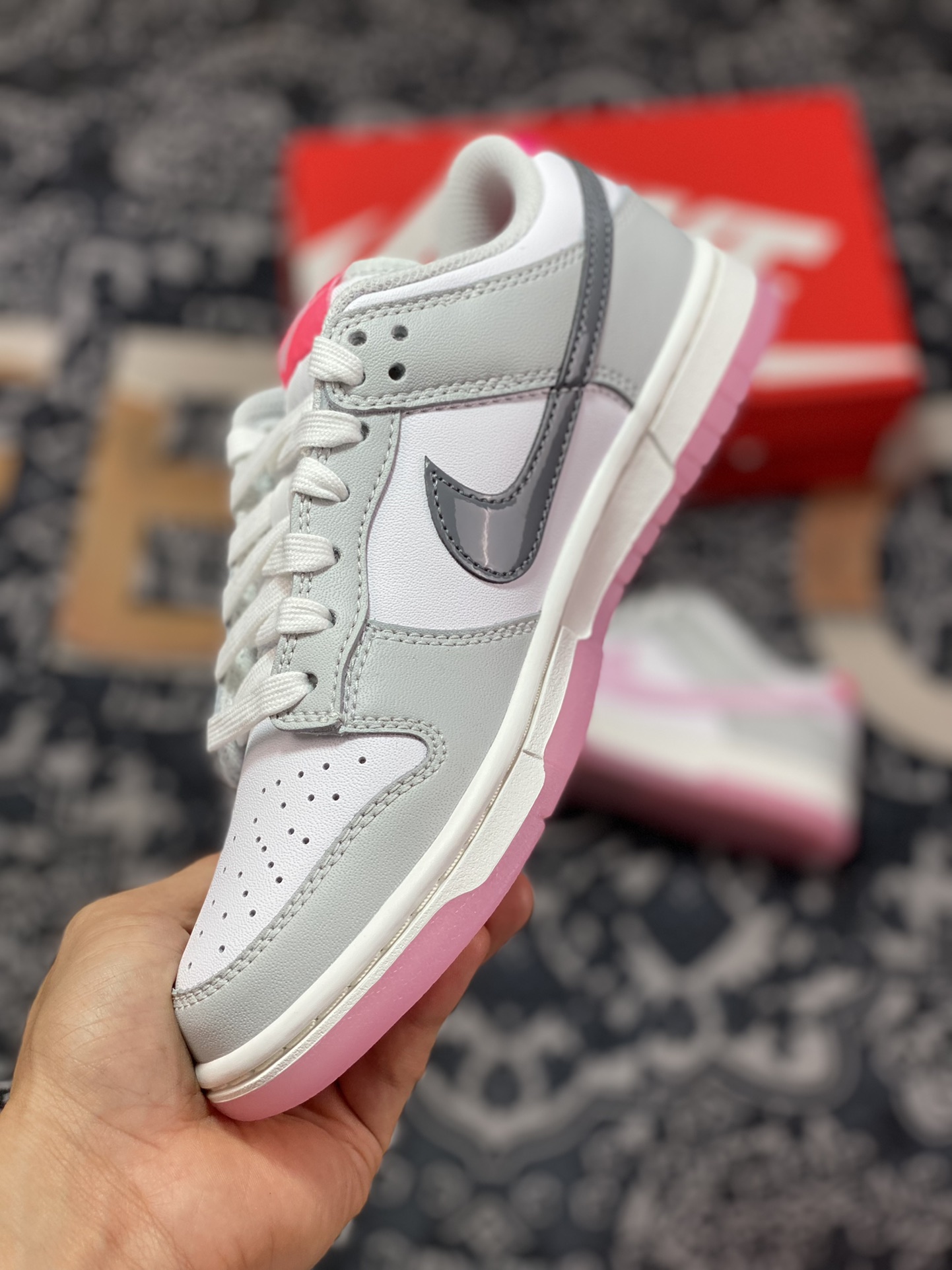 Nike Dunk Low ”520 Summit White and Pink Foam” 520 Valentine's Day White Gray Pink FN3451-161