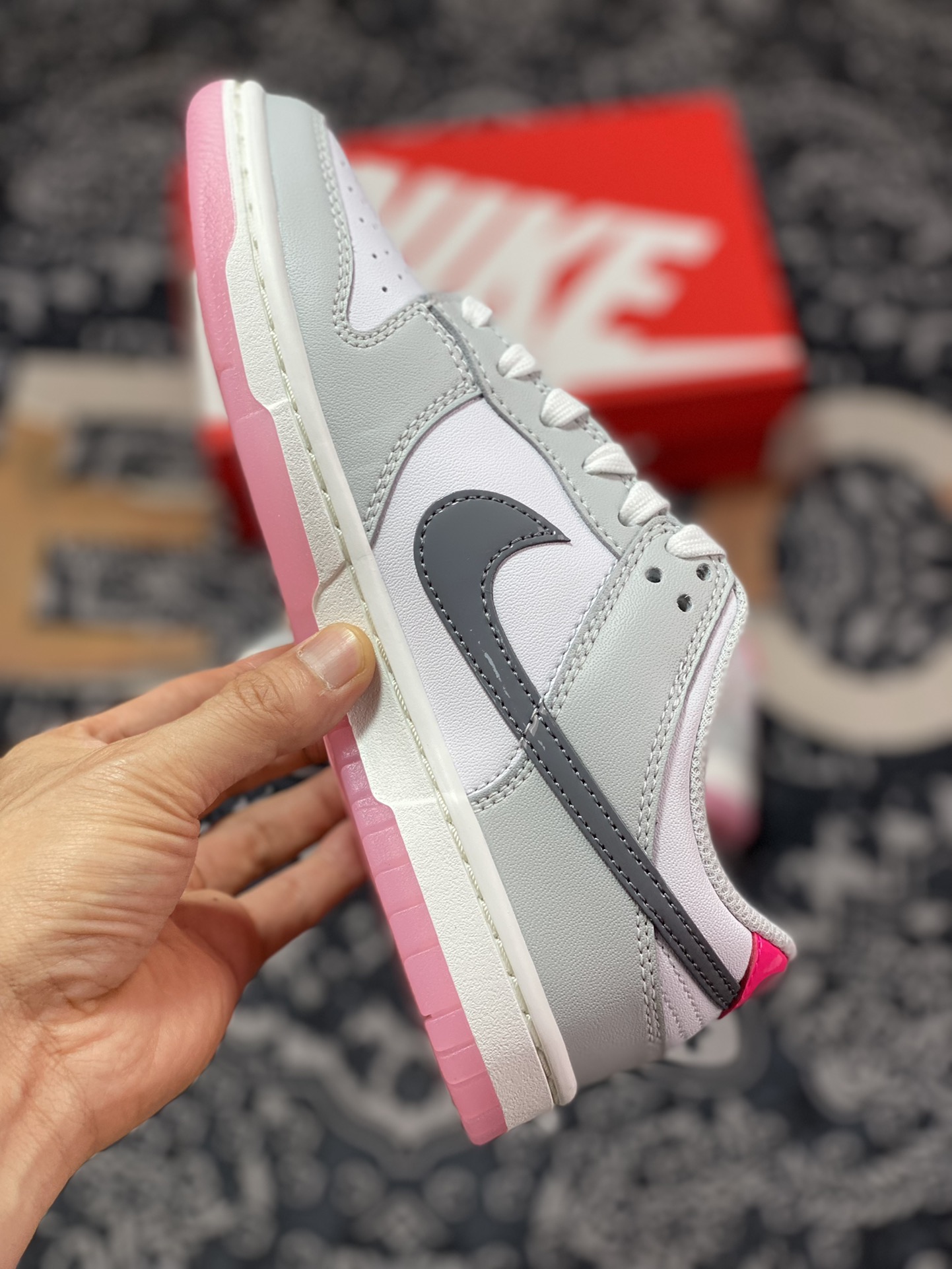 Nike Dunk Low ”520 Summit White and Pink Foam” 520 Valentine's Day White Gray Pink FN3451-161