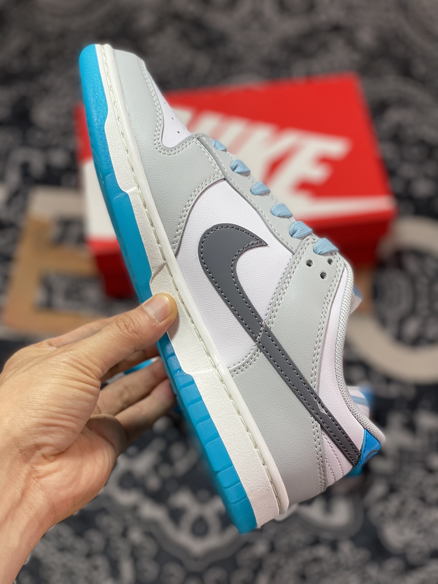 Nike Dunk Low ”520 Summit White and Blue Foam” 520 Valentine's Day White Gray Blue FN3433-141