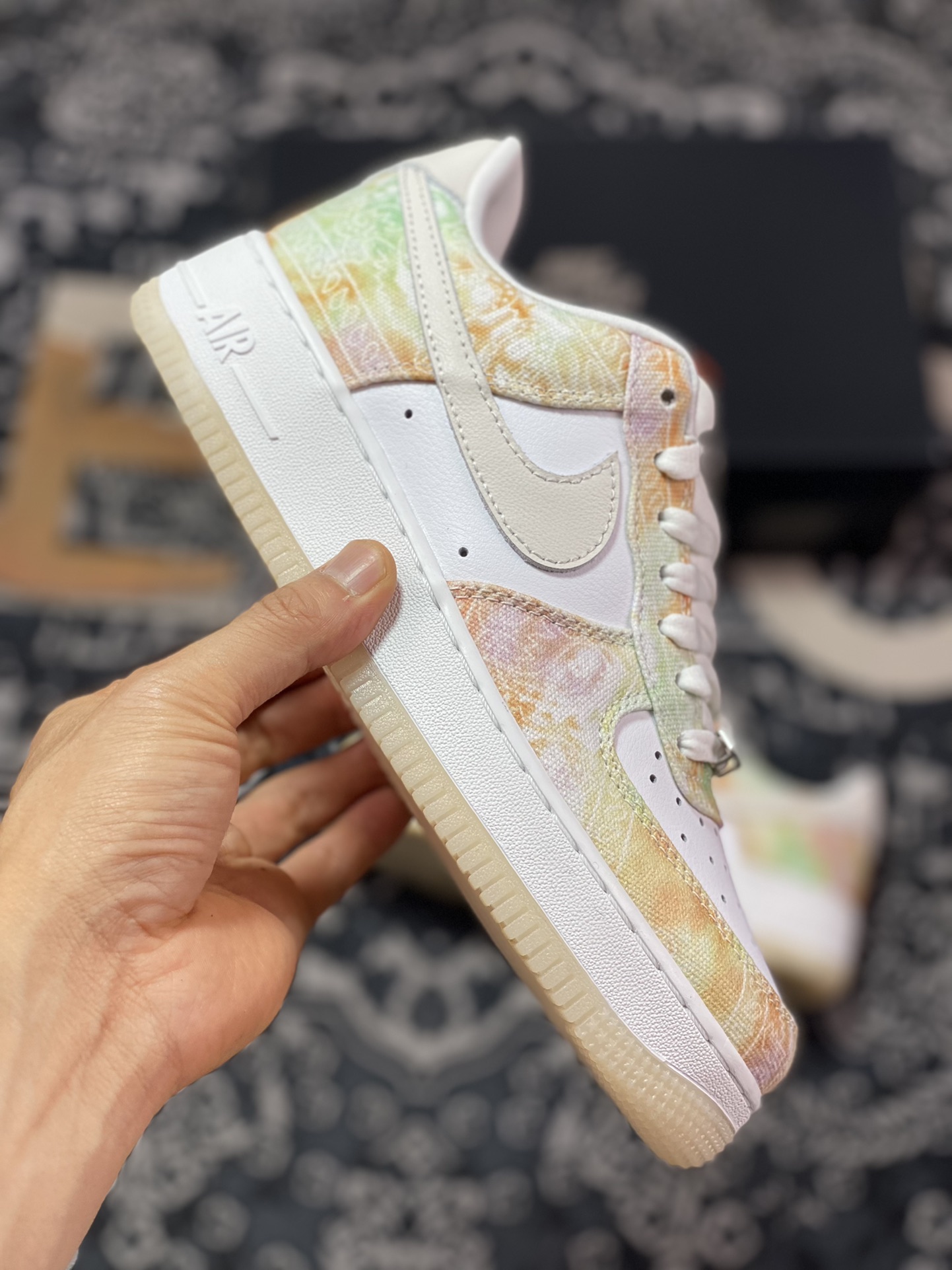 Nike Air Force 1'07 Low LX ”Paisley Print” Air Force One Sneakers ”White Colorful Tie-Dye Cashew Flower” FJ7739-101