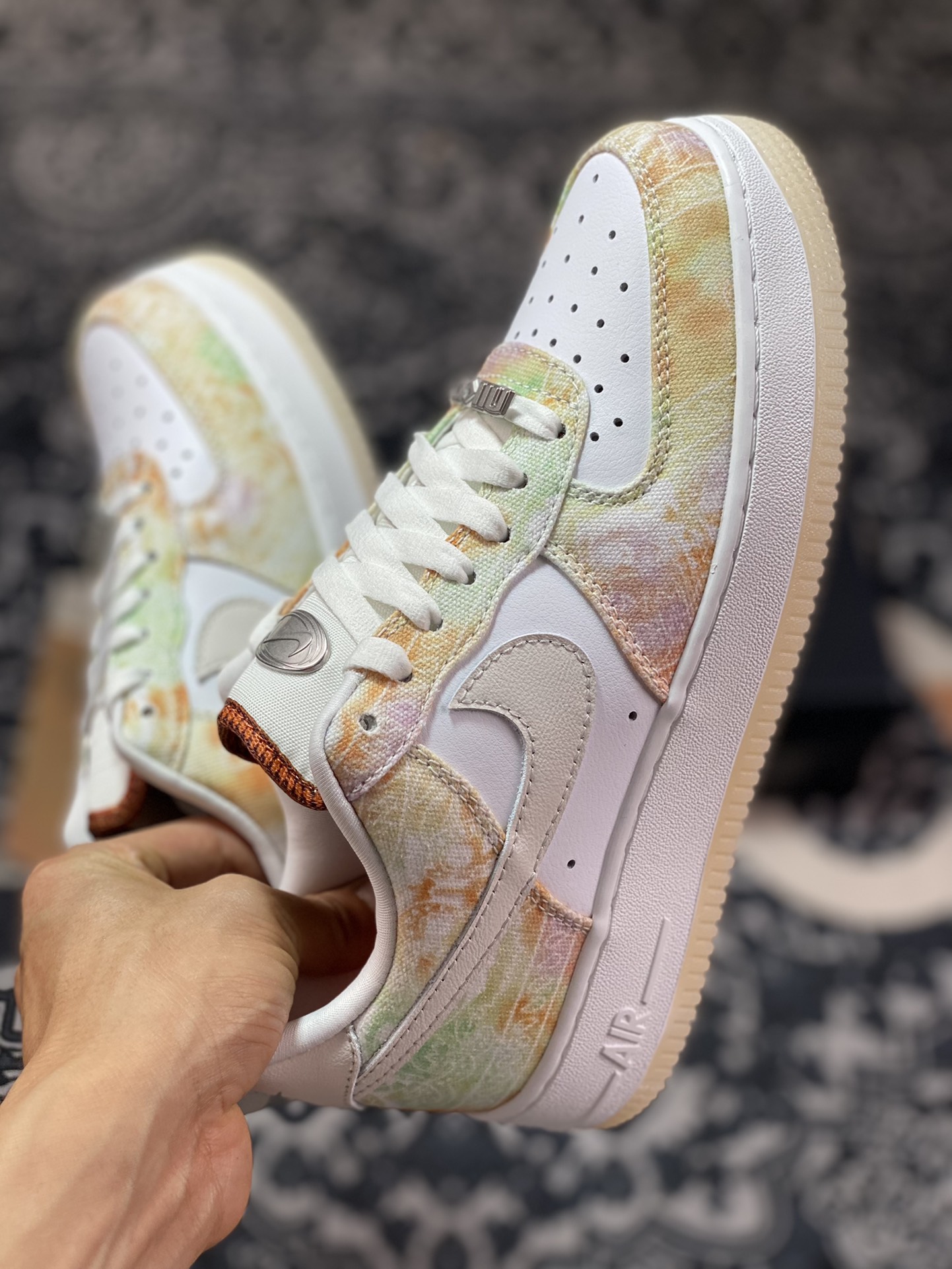 Nike Air Force 1'07 Low LX ”Paisley Print” Air Force One Sneakers ”White Colorful Tie-Dye Cashew Flower” FJ7739-101