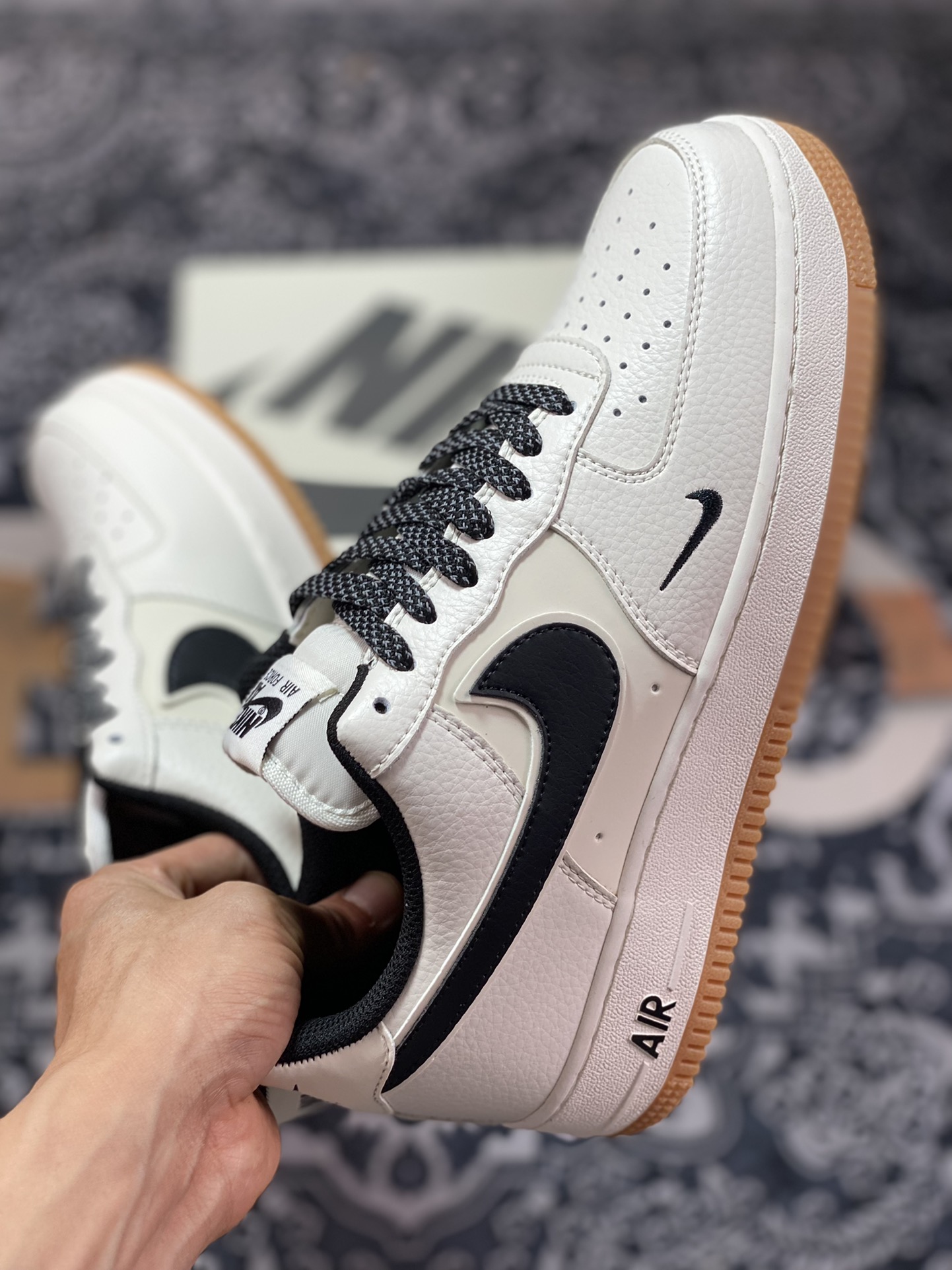 Nike Air Force 1'07 Low ”Milky White/Black/Gum” Air Force One sneakers ”Milky White and Black Small Hook Stars Raw Rubber Sole” HD1689-101