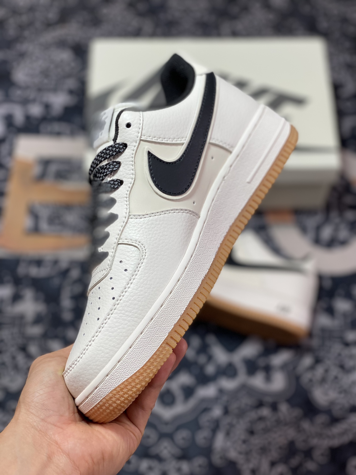 Nike Air Force 1'07 Low ”Milky White/Black/Gum” Air Force One sneakers ”Milky White and Black Small Hook Stars Raw Rubber Sole” HD1689-101