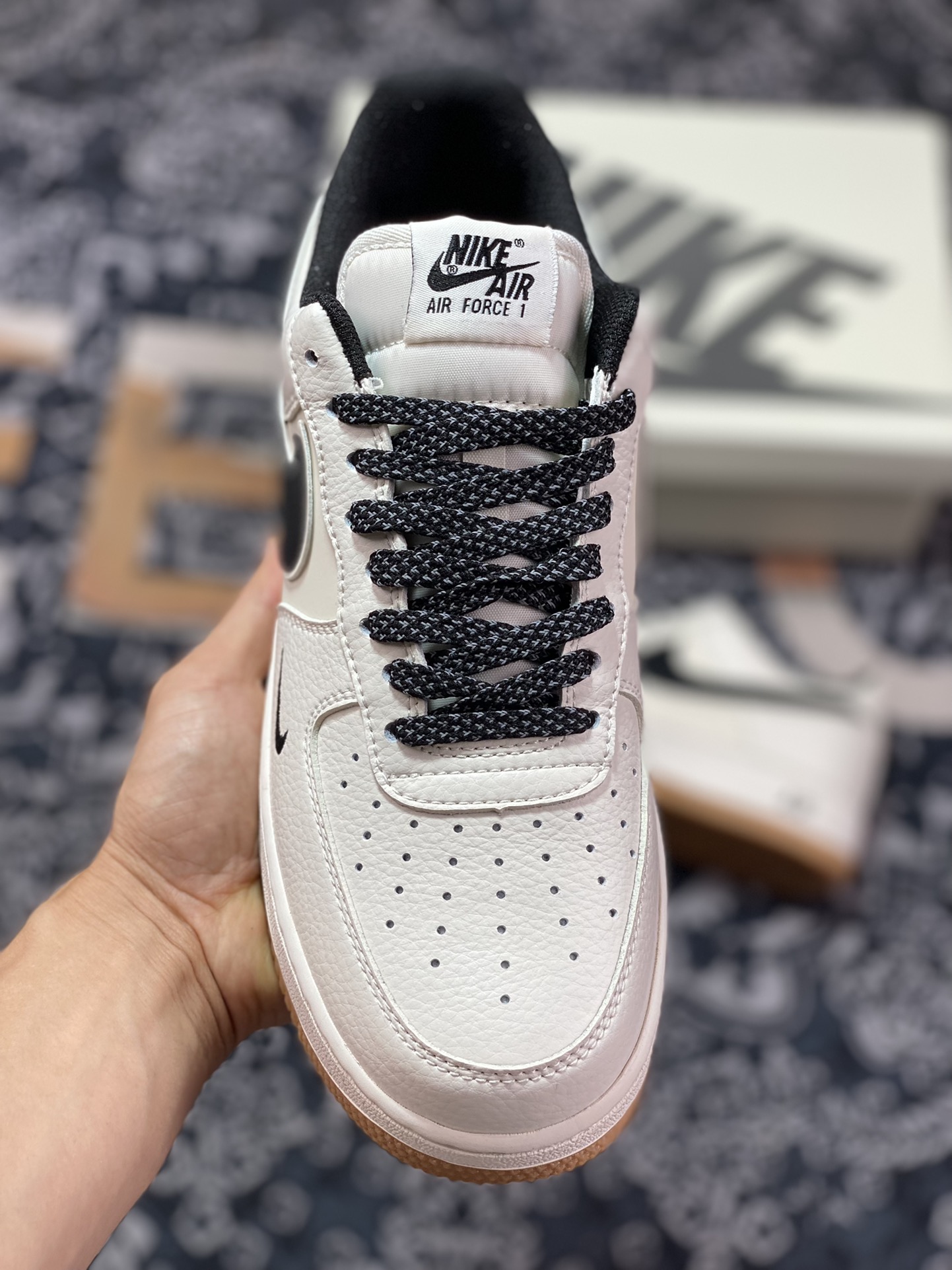 Nike Air Force 1'07 Low ”Milky White/Black/Gum” Air Force One sneakers ”Milky White and Black Small Hook Stars Raw Rubber Sole” HD1689-101