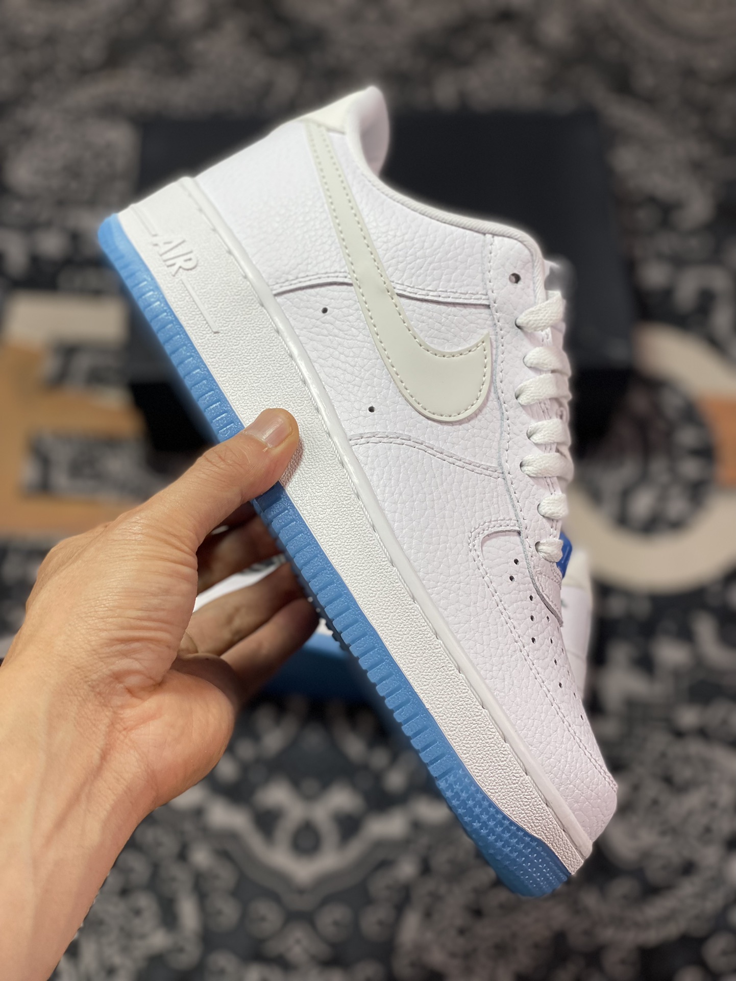 Nike Wmns Air Force 1 '07 Low ”UV White/University Blue” Air Force One Sneakers ”Leather White Blue Heat Sensing Heel” DA8301-101